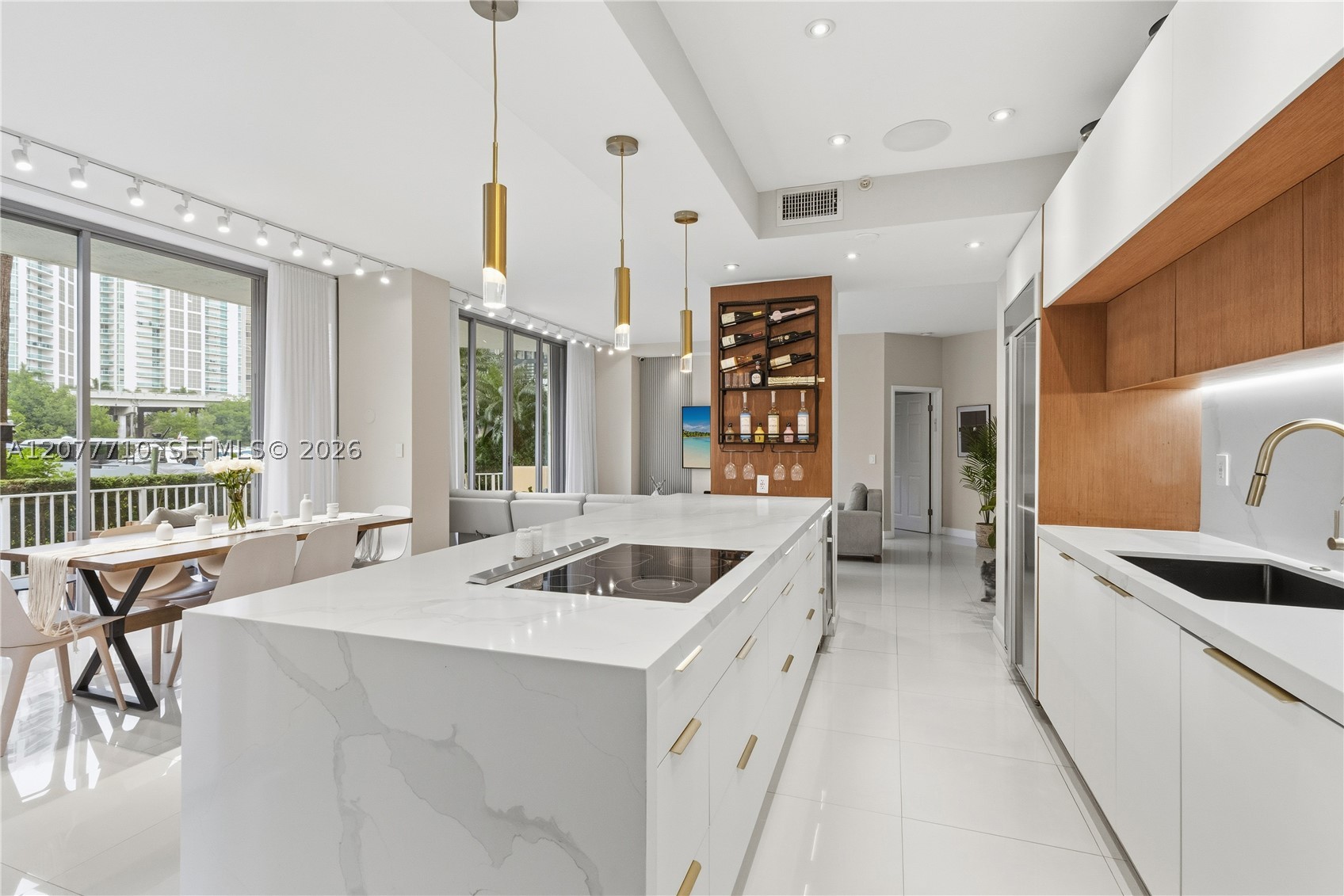 3500 Mystic Pointe Dr #104, Aventura FL 33180