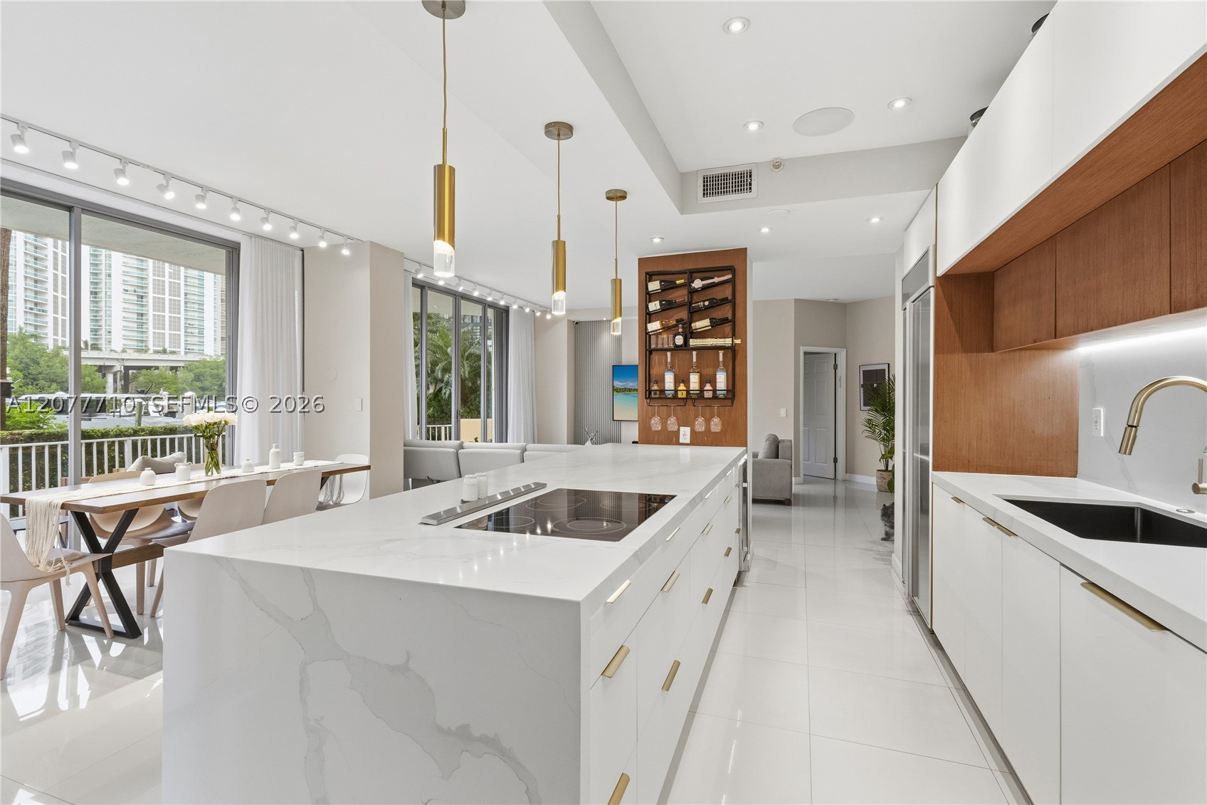 3500 Mystic Pointe Dr #104, Aventura FL 33180