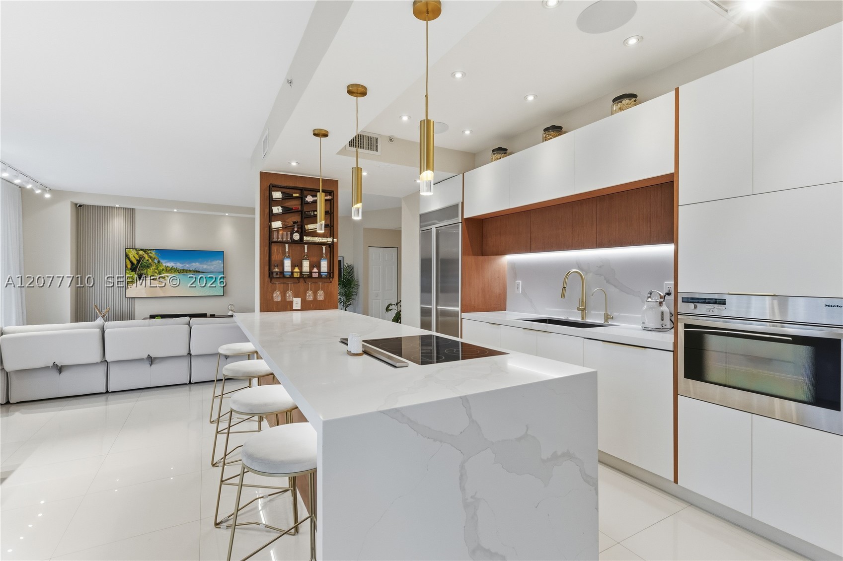 3500 Mystic Pointe Dr #104, Aventura FL 33180
