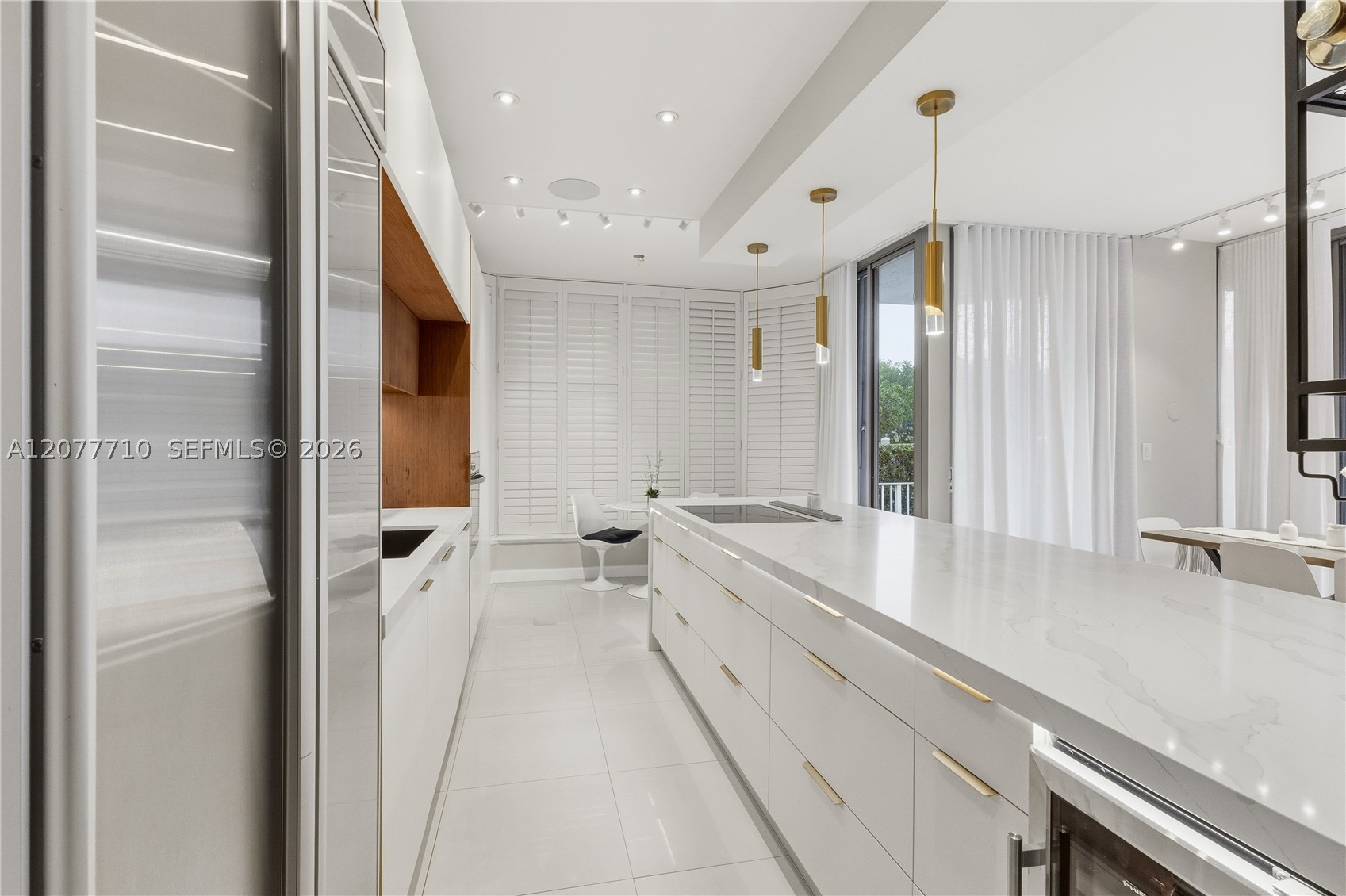 3500 Mystic Pointe Dr #104, Aventura FL 33180