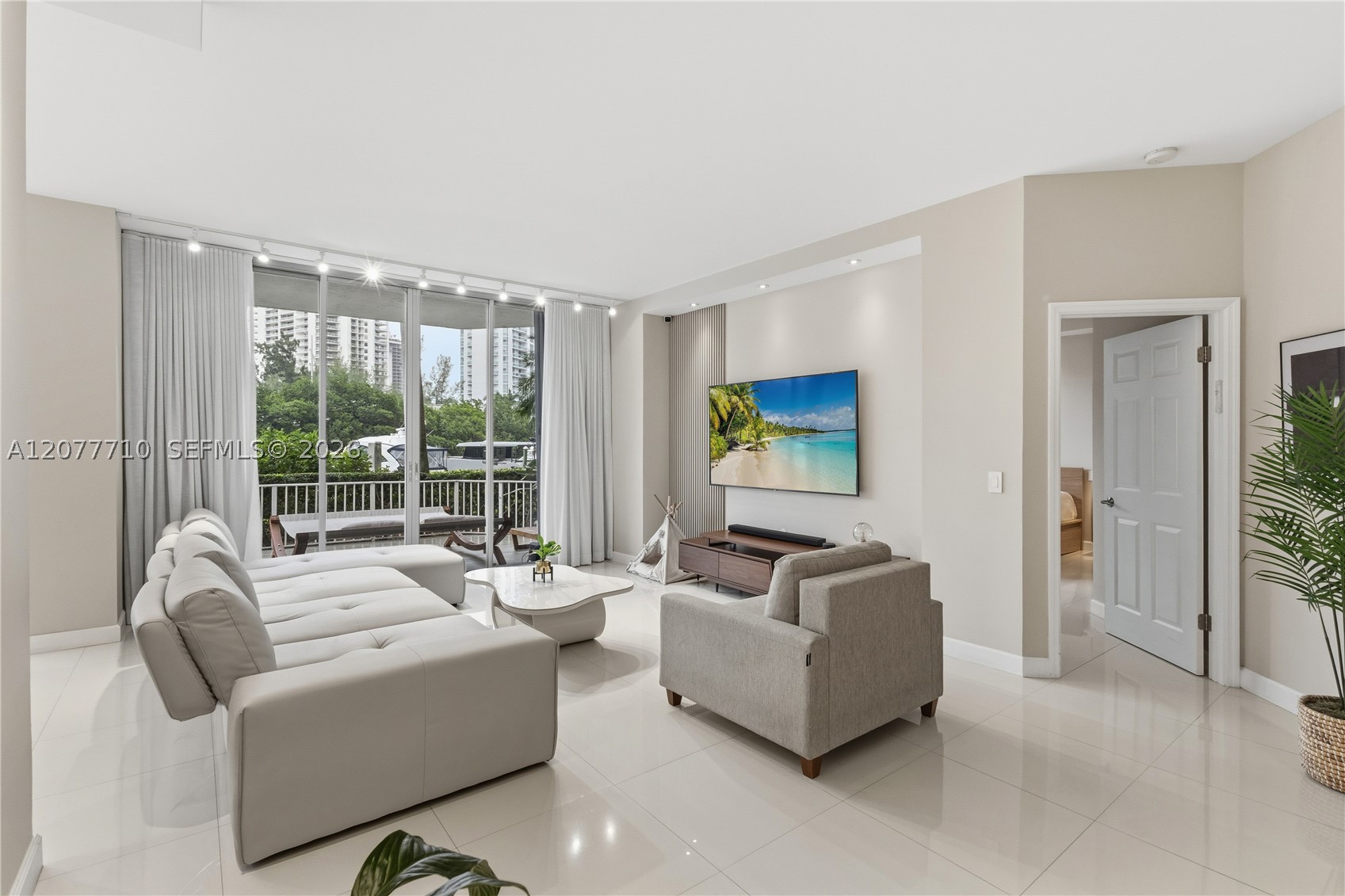 3500 Mystic Pointe Dr #104, Aventura FL 33180