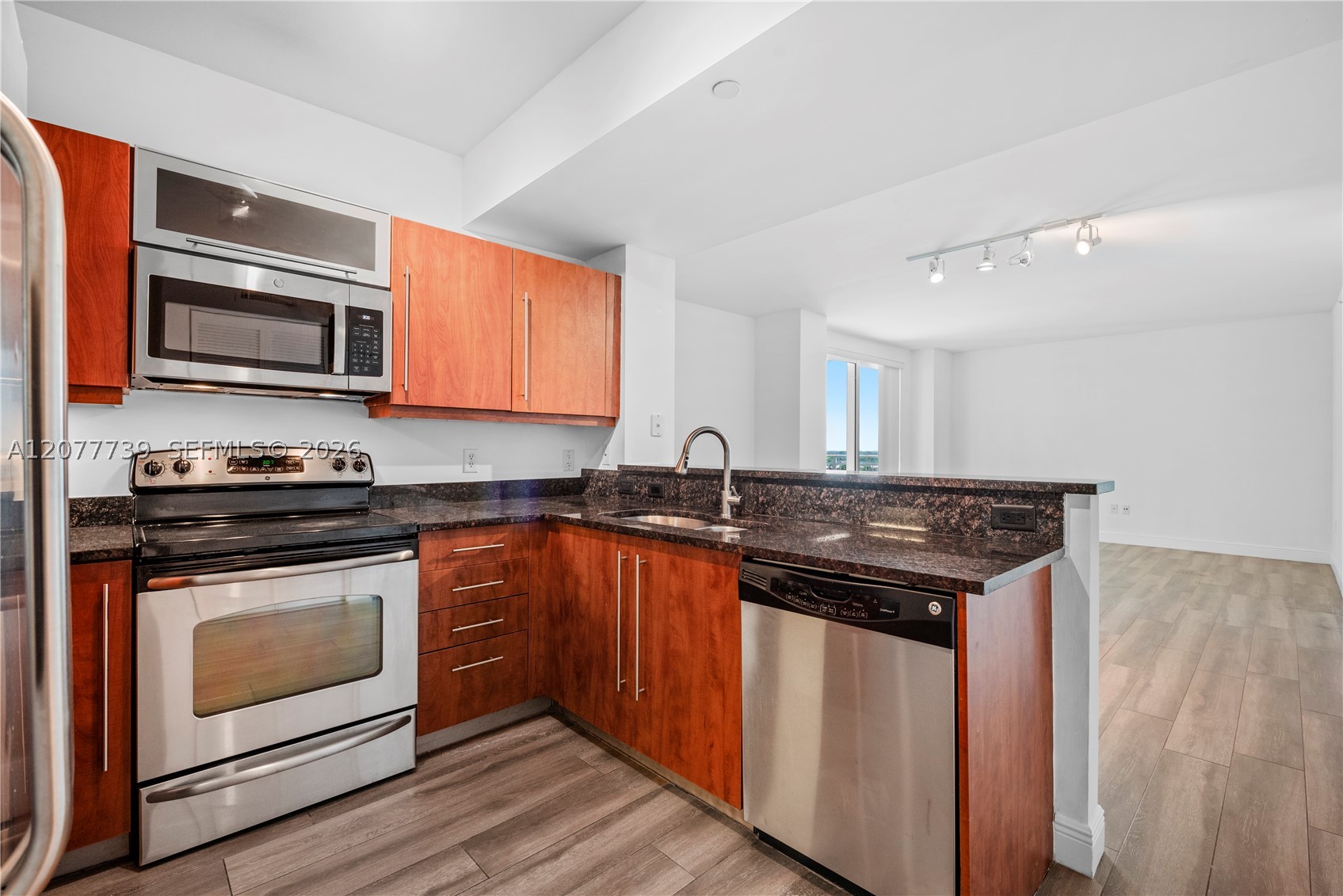 7350 SW 89th St #706S, Miami FL 33156