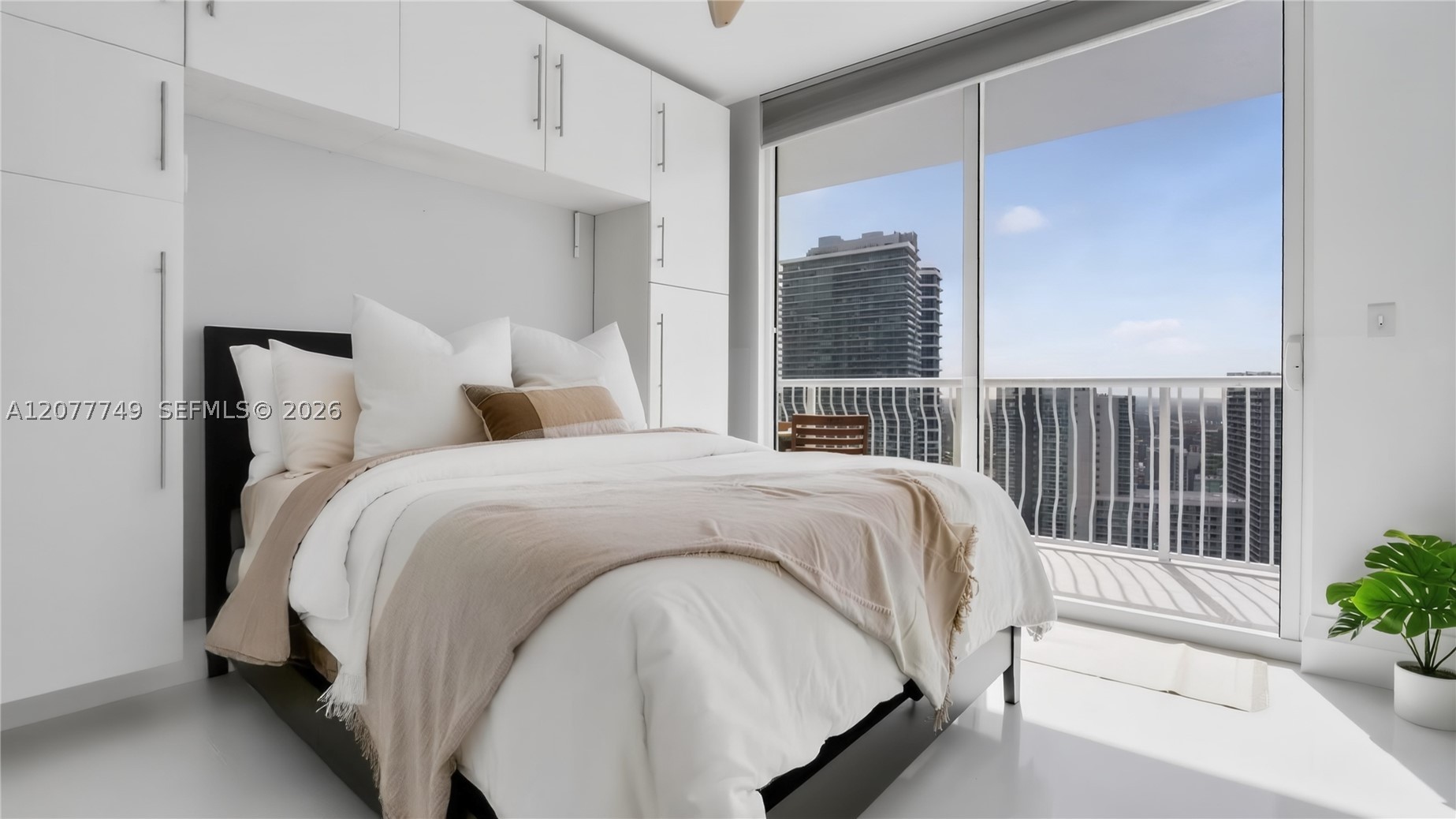 1200 Brickell Bay Dr #4324, Miami FL 33131