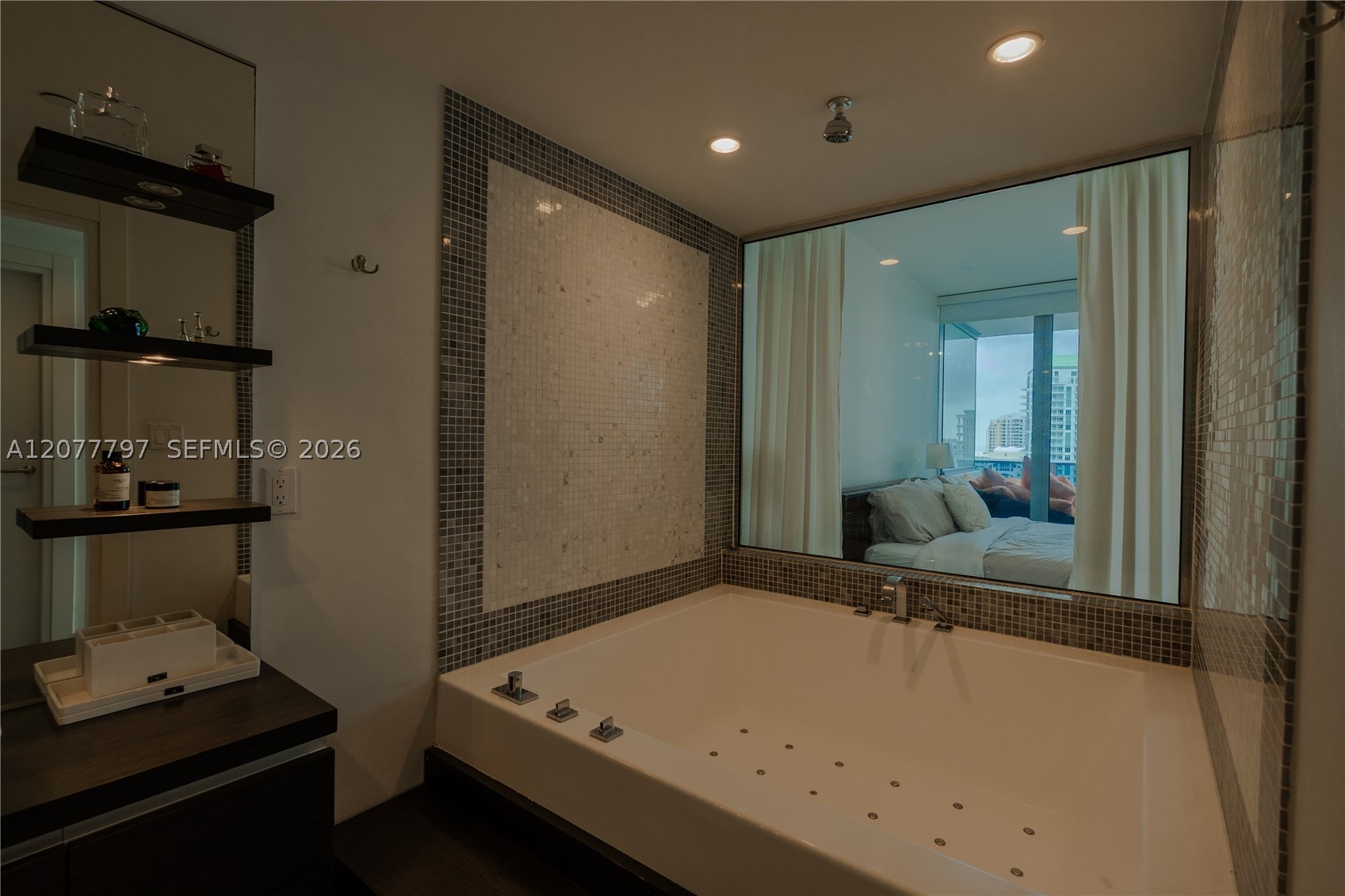 200 Biscayne Boulevard Way #3305, Miami FL 33131