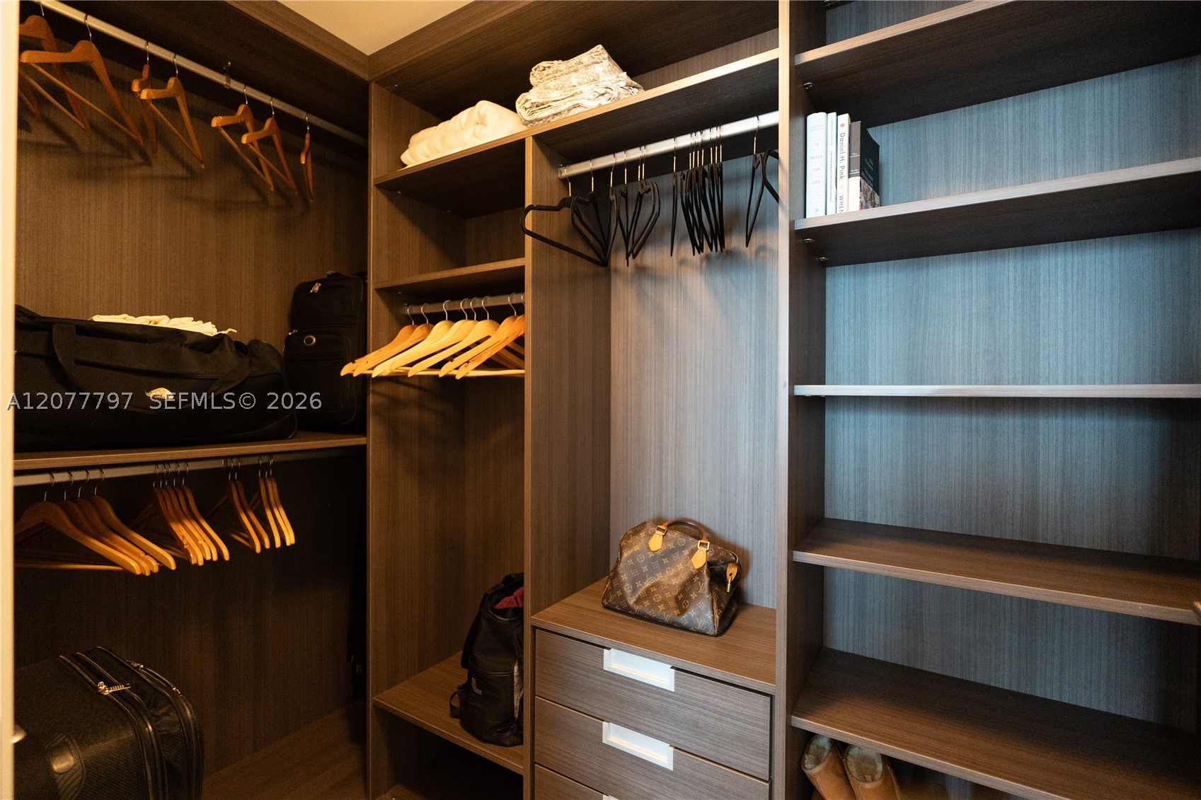 200 Biscayne Boulevard Way #3305, Miami FL 33131
