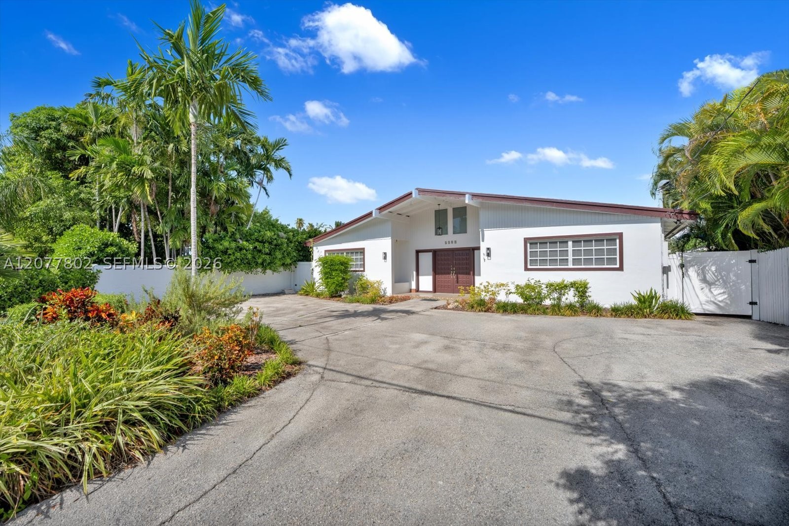 4560 Prairie Ave, Miami Beach FL 33140