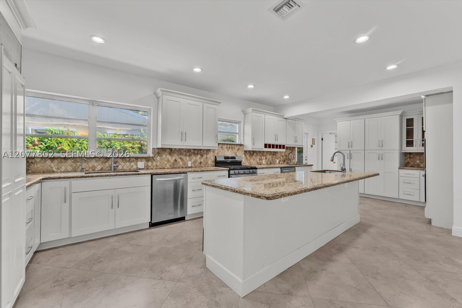 4560 Prairie Ave, Miami Beach FL 33140
