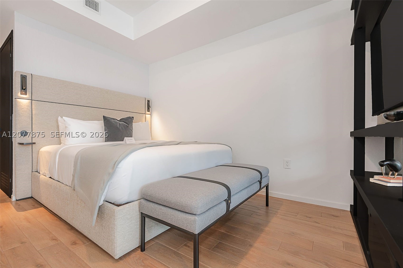 398 NE 5th St #3104, Miami FL 33132