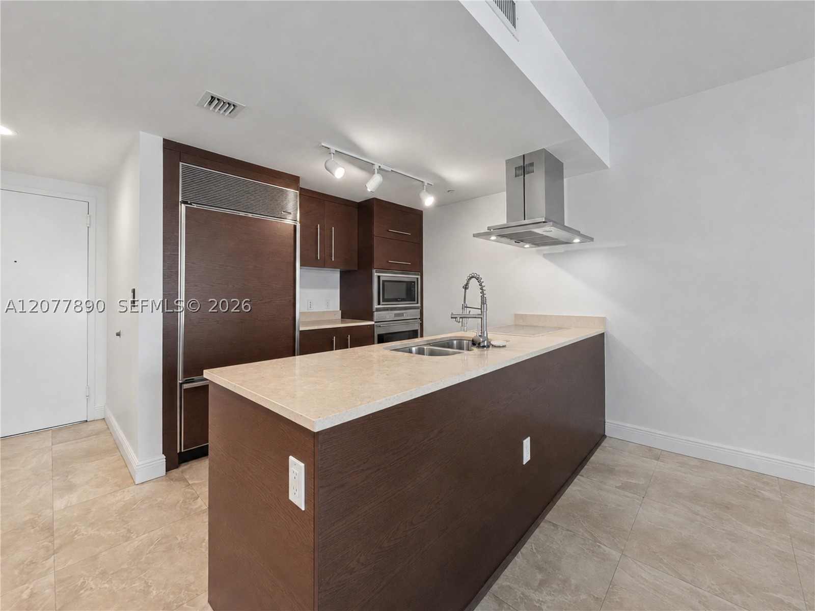 495 Brickell Ave #2707, Miami FL 33131