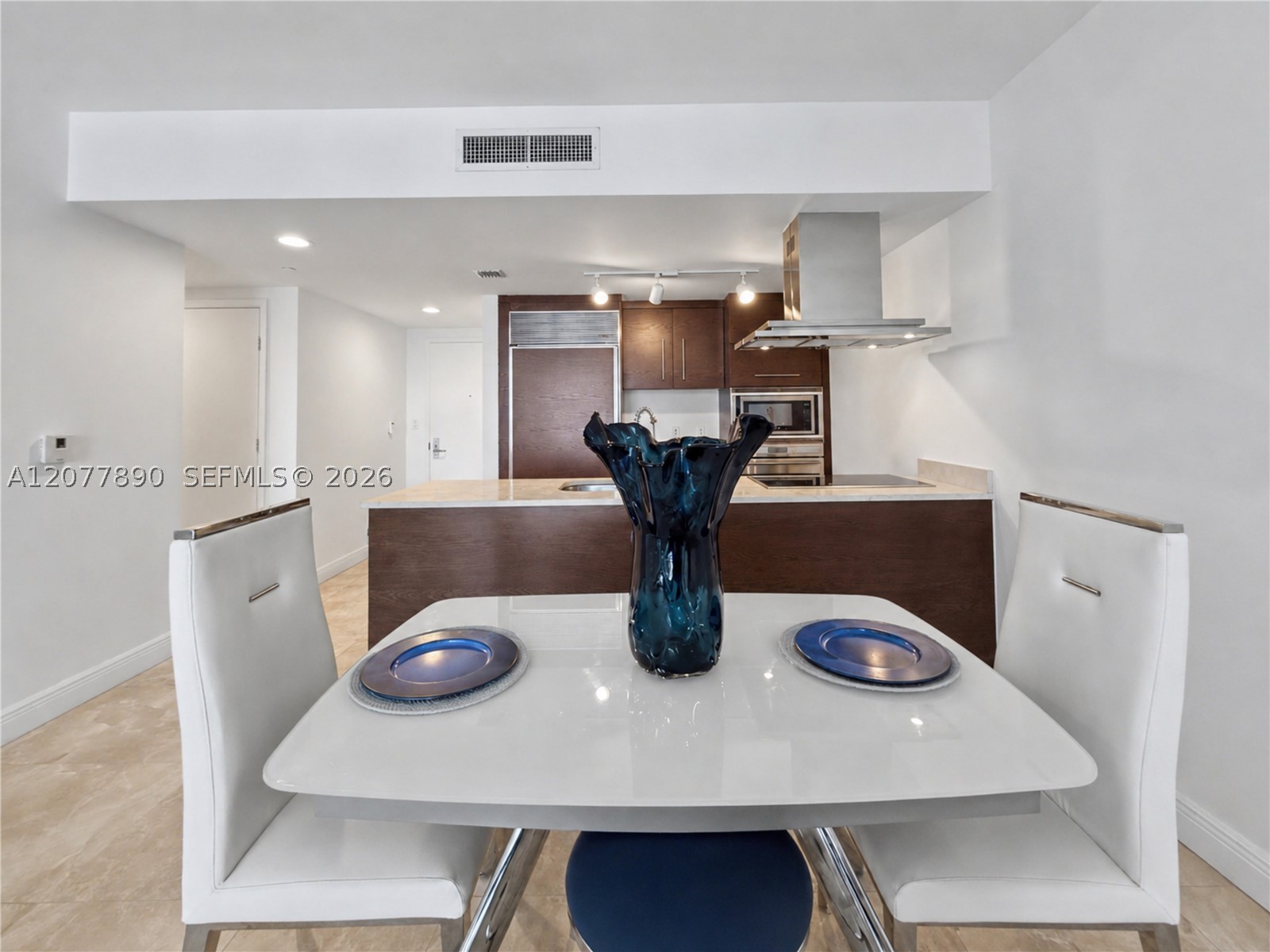 495 Brickell Ave #2707, Miami FL 33131