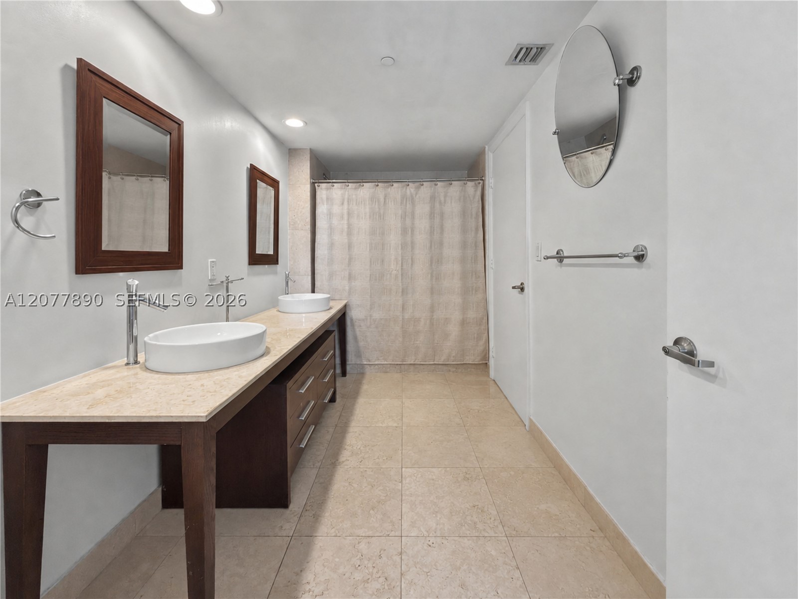 495 Brickell Ave #2707, Miami FL 33131