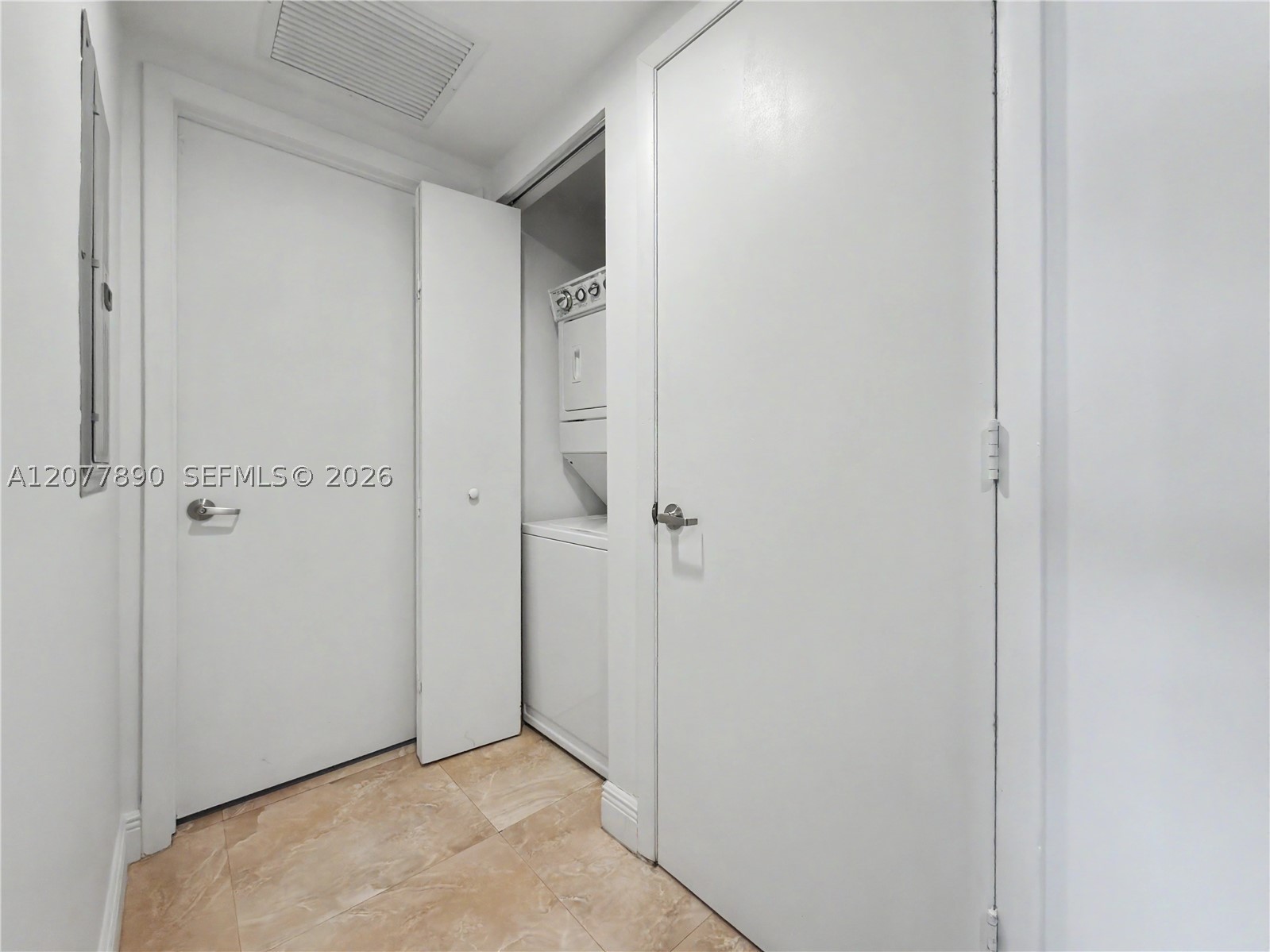 495 Brickell Ave #2707, Miami FL 33131