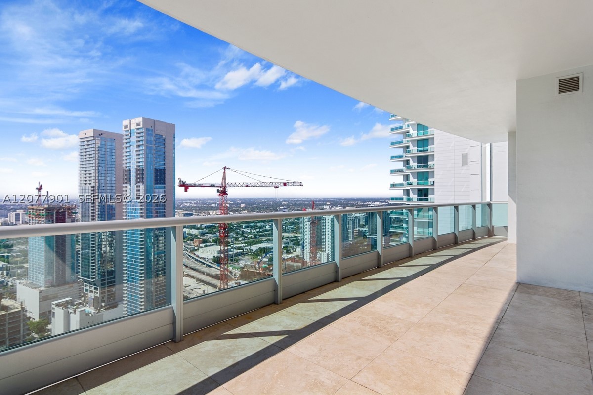 900 Biscayne Blvd #5001, Miami FL 33132