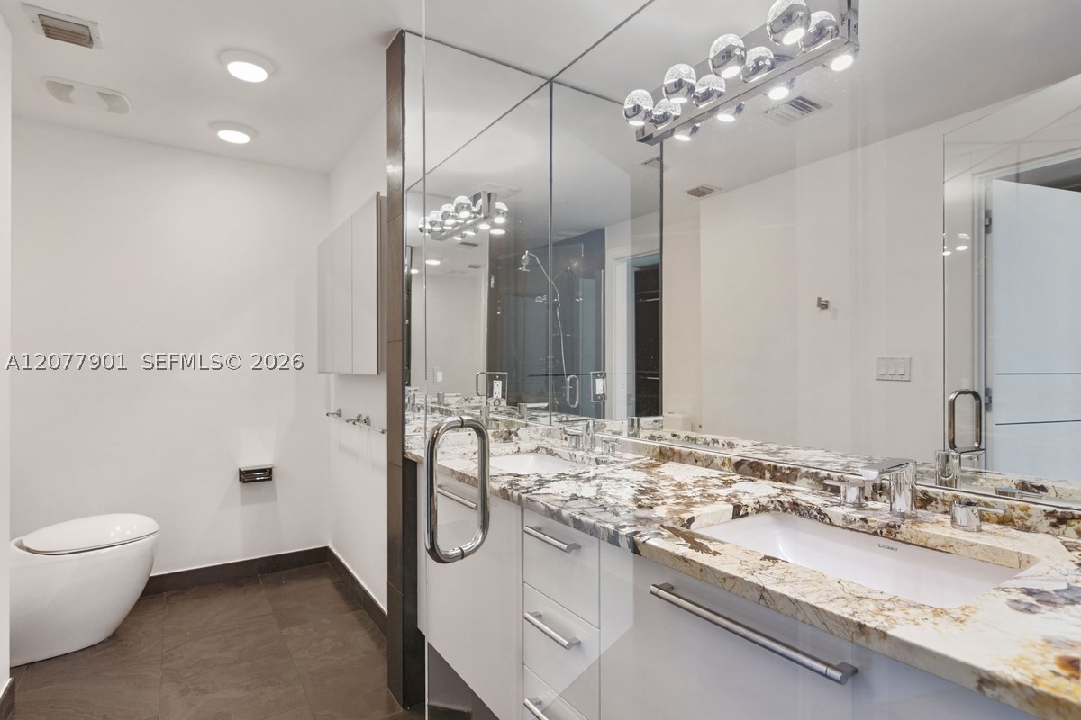 900 Biscayne Blvd #5001, Miami FL 33132