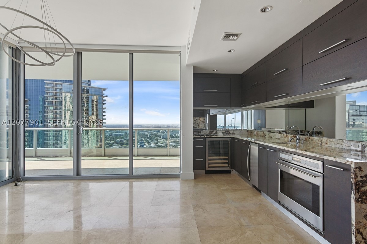 900 Biscayne Blvd #5001, Miami FL 33132