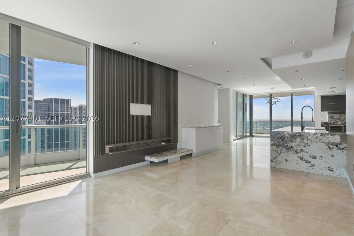 900 Biscayne Blvd #5001, Miami FL 33132