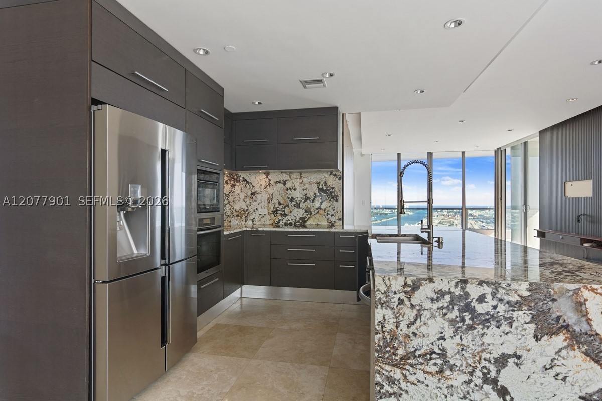 900 Biscayne Blvd #5001, Miami FL 33132