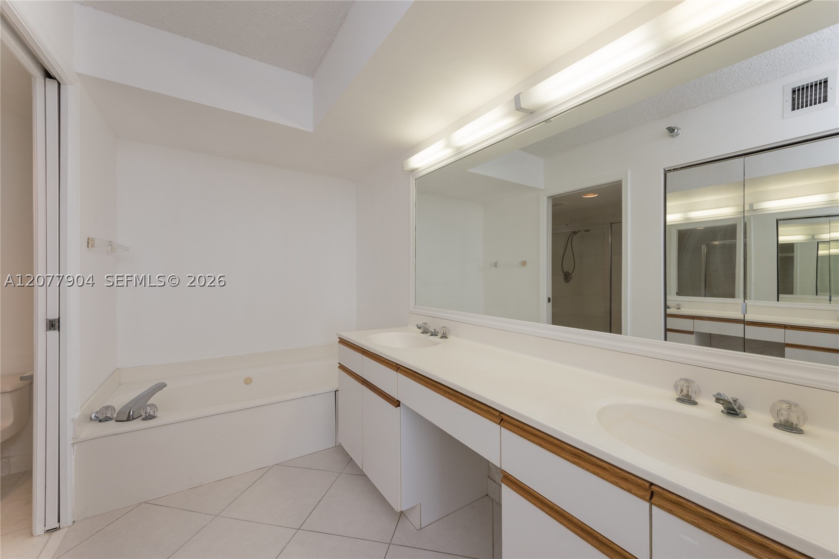3500 MYSTIC POINTE DR #2202, Aventura FL 33180