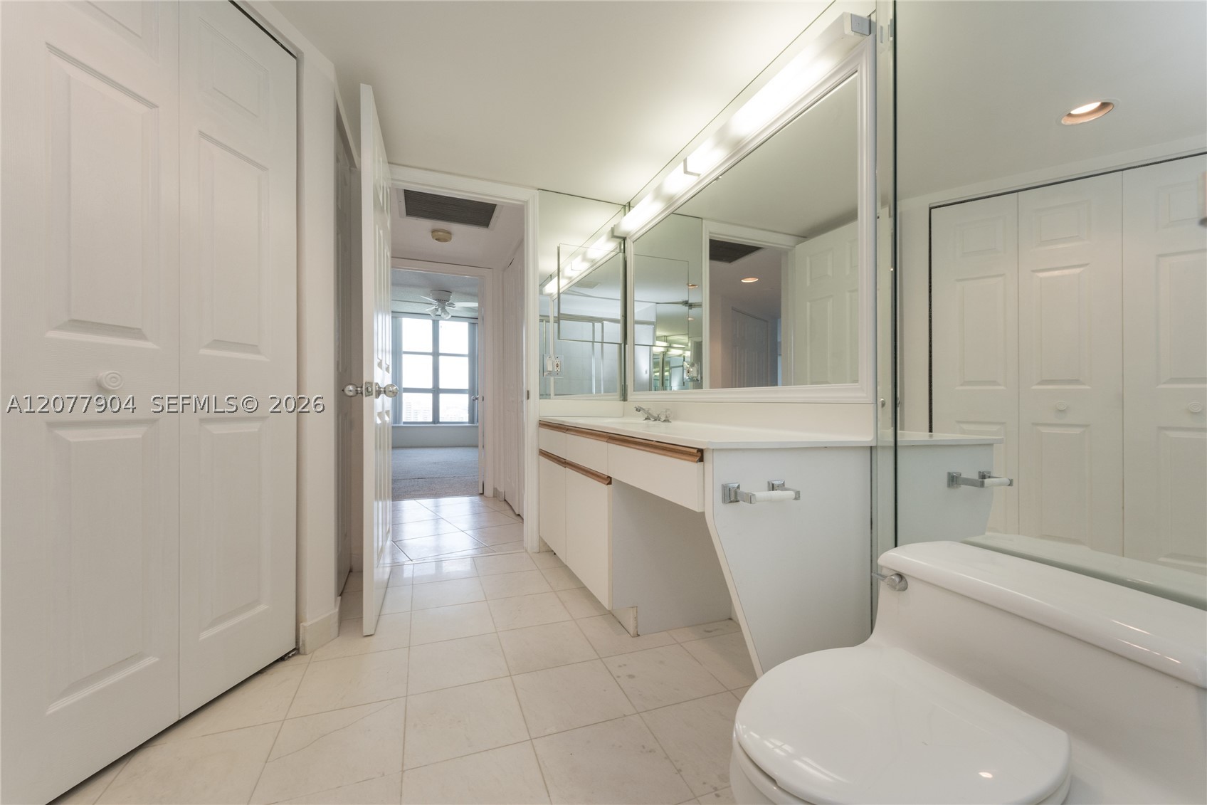 3500 MYSTIC POINTE DR #2202, Aventura FL 33180