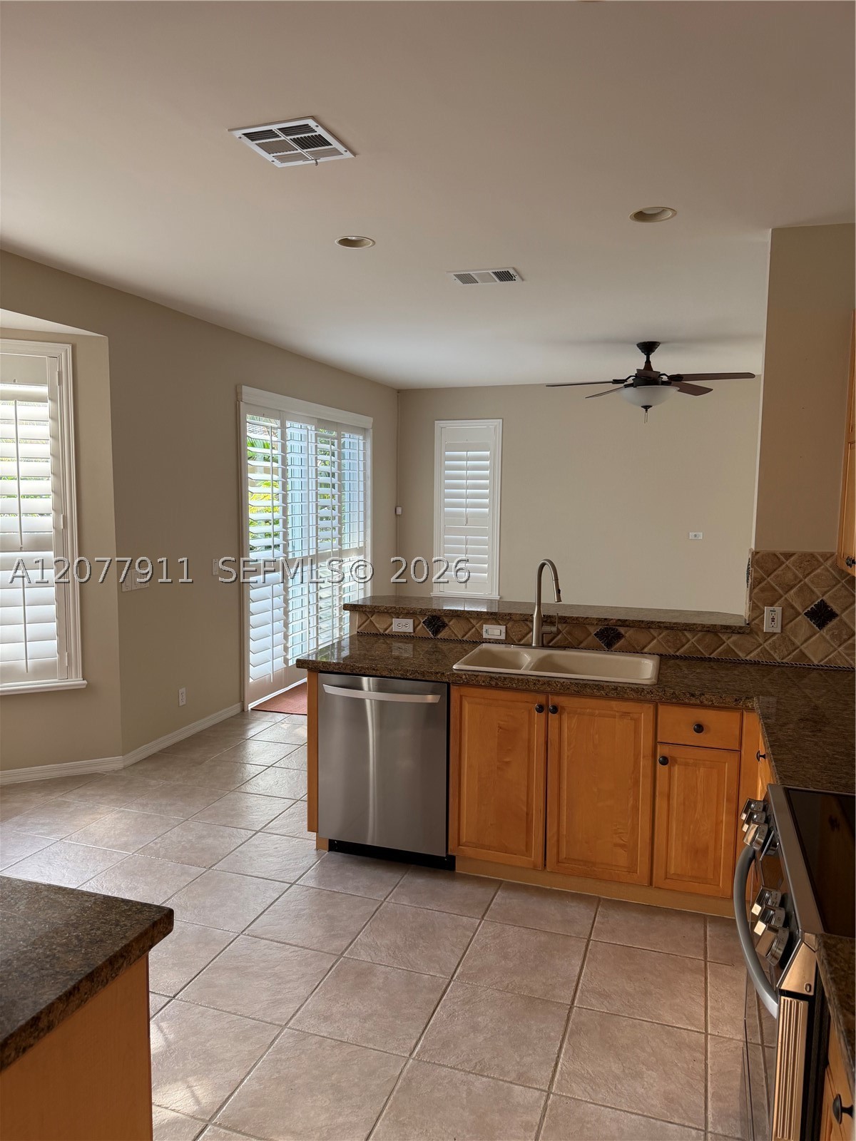1532 NW 133rd Ave, Pembroke Pines FL 33028