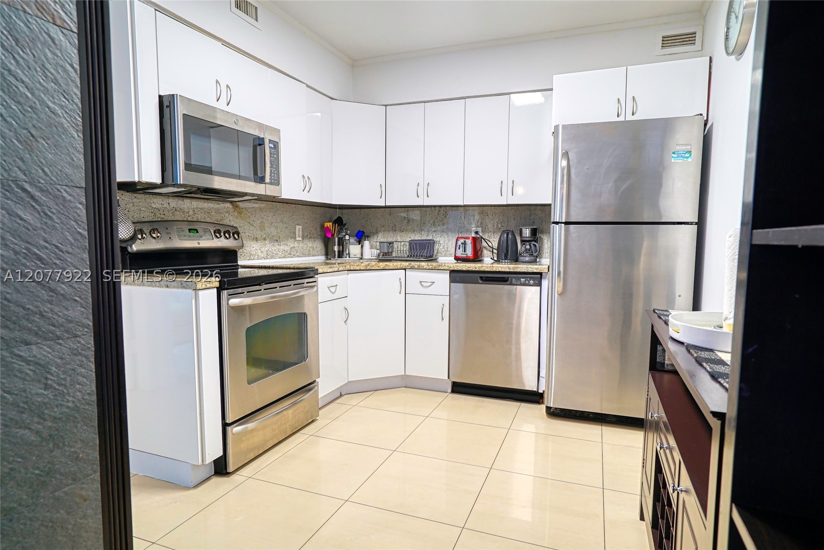 5161 Collins Ave #1101, Miami Beach FL 33140