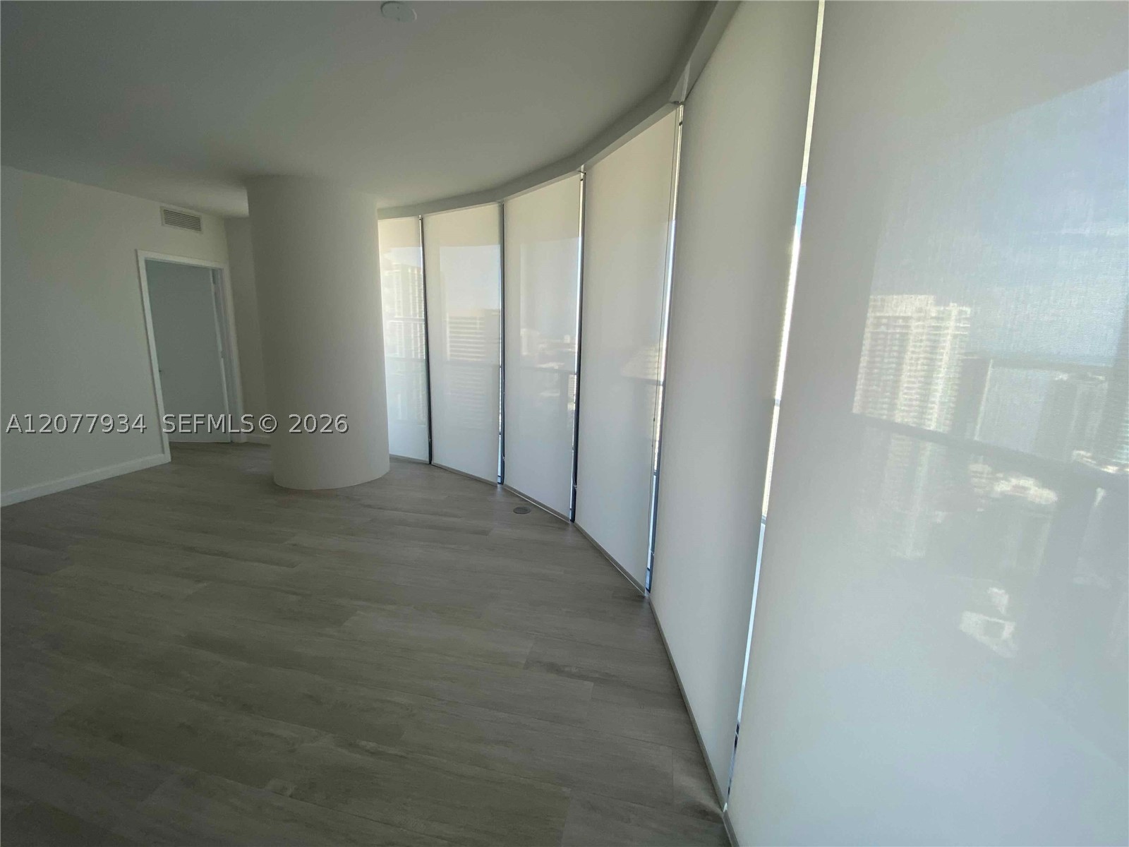 45 SW 9th St #3703, Miami FL 33130