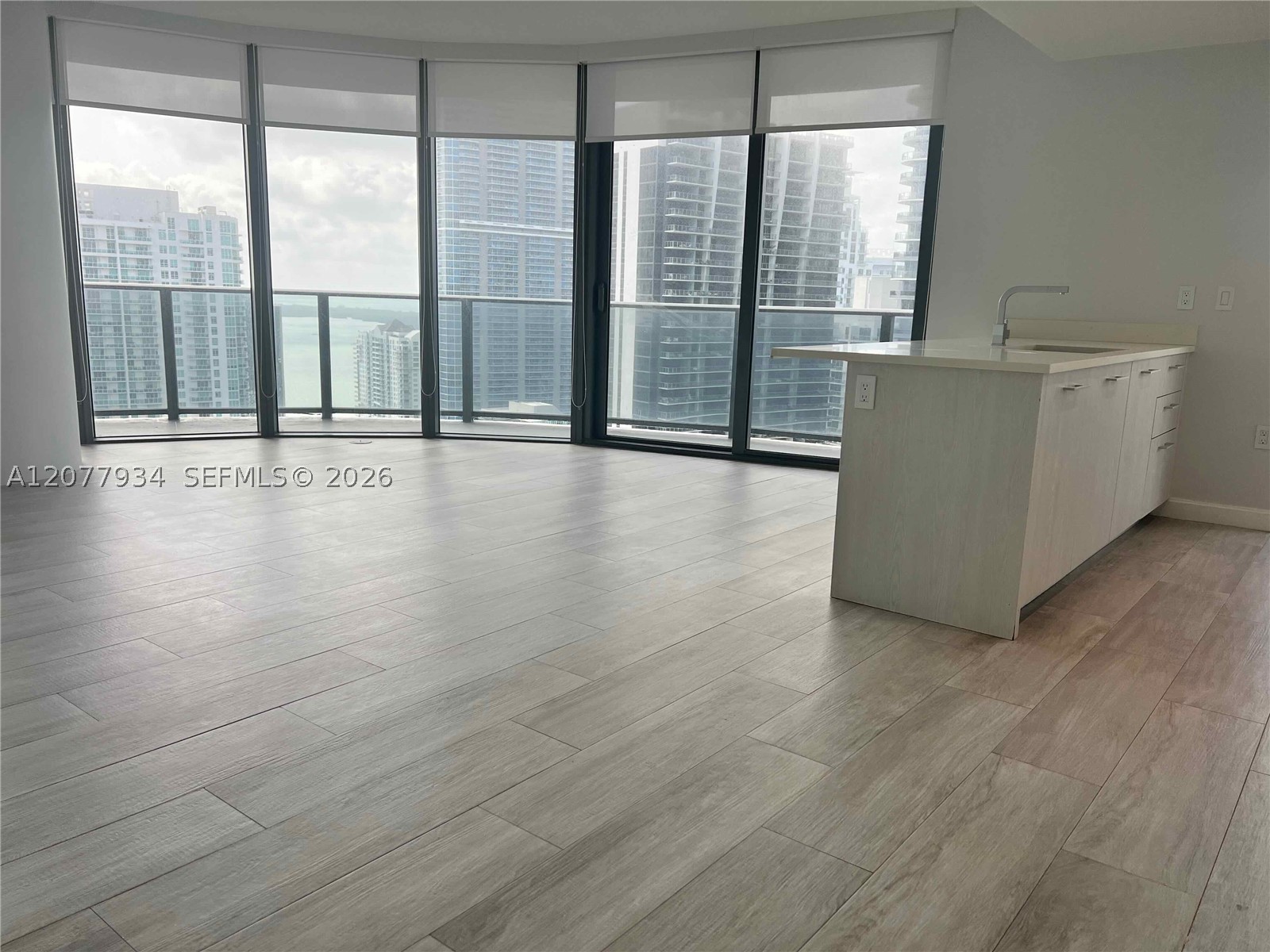 45 SW 9th St #3703, Miami FL 33130