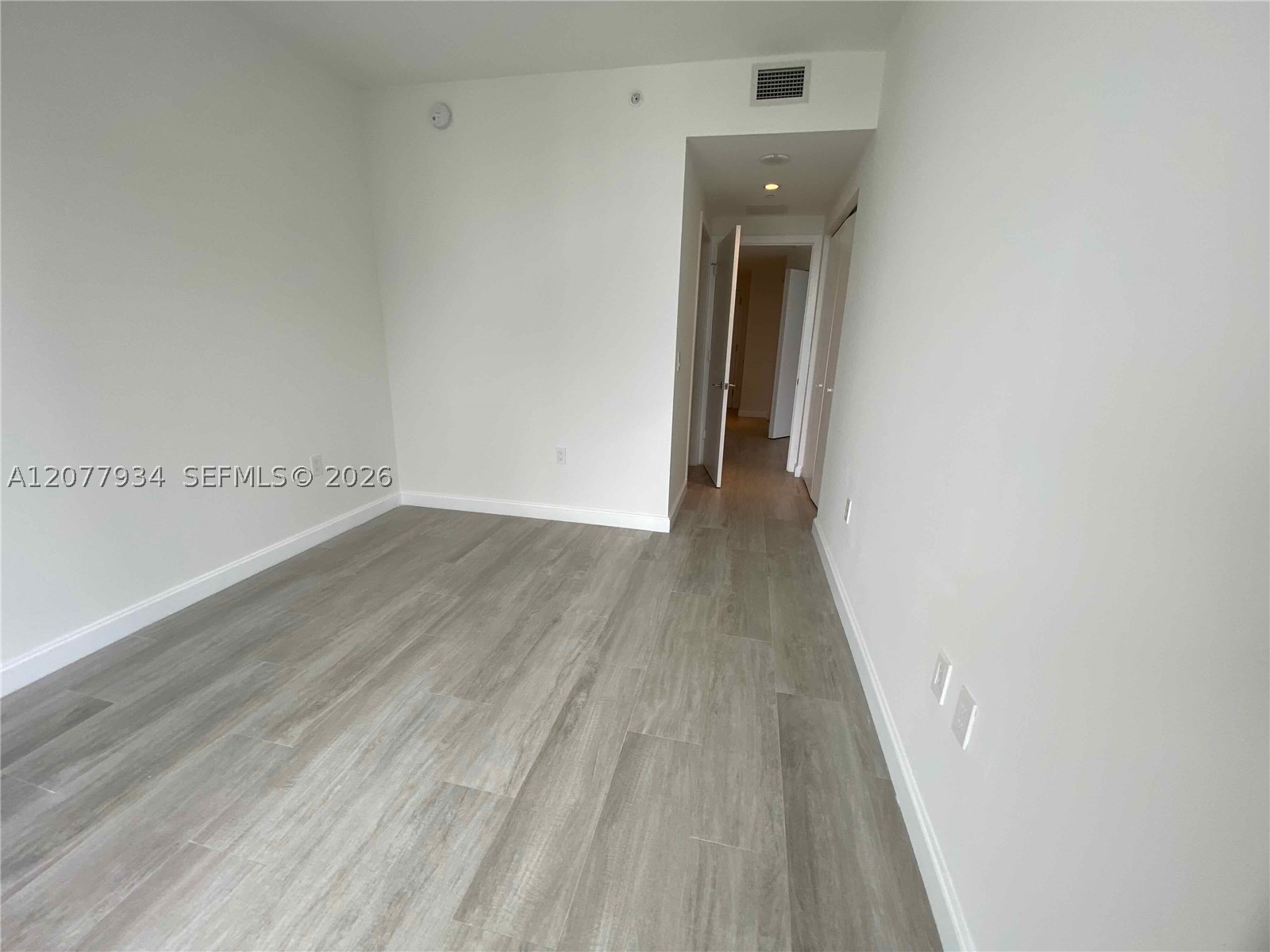 45 SW 9th St #3703, Miami FL 33130