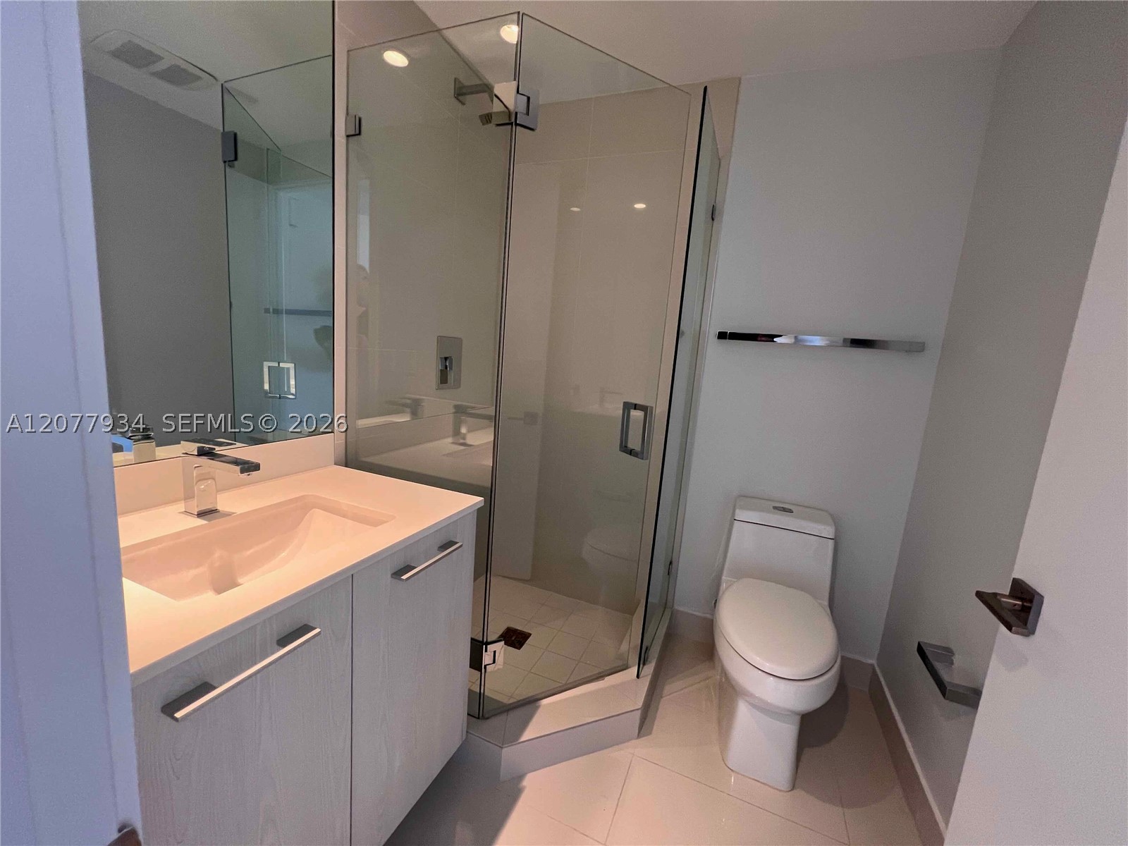 45 SW 9th St #3703, Miami FL 33130