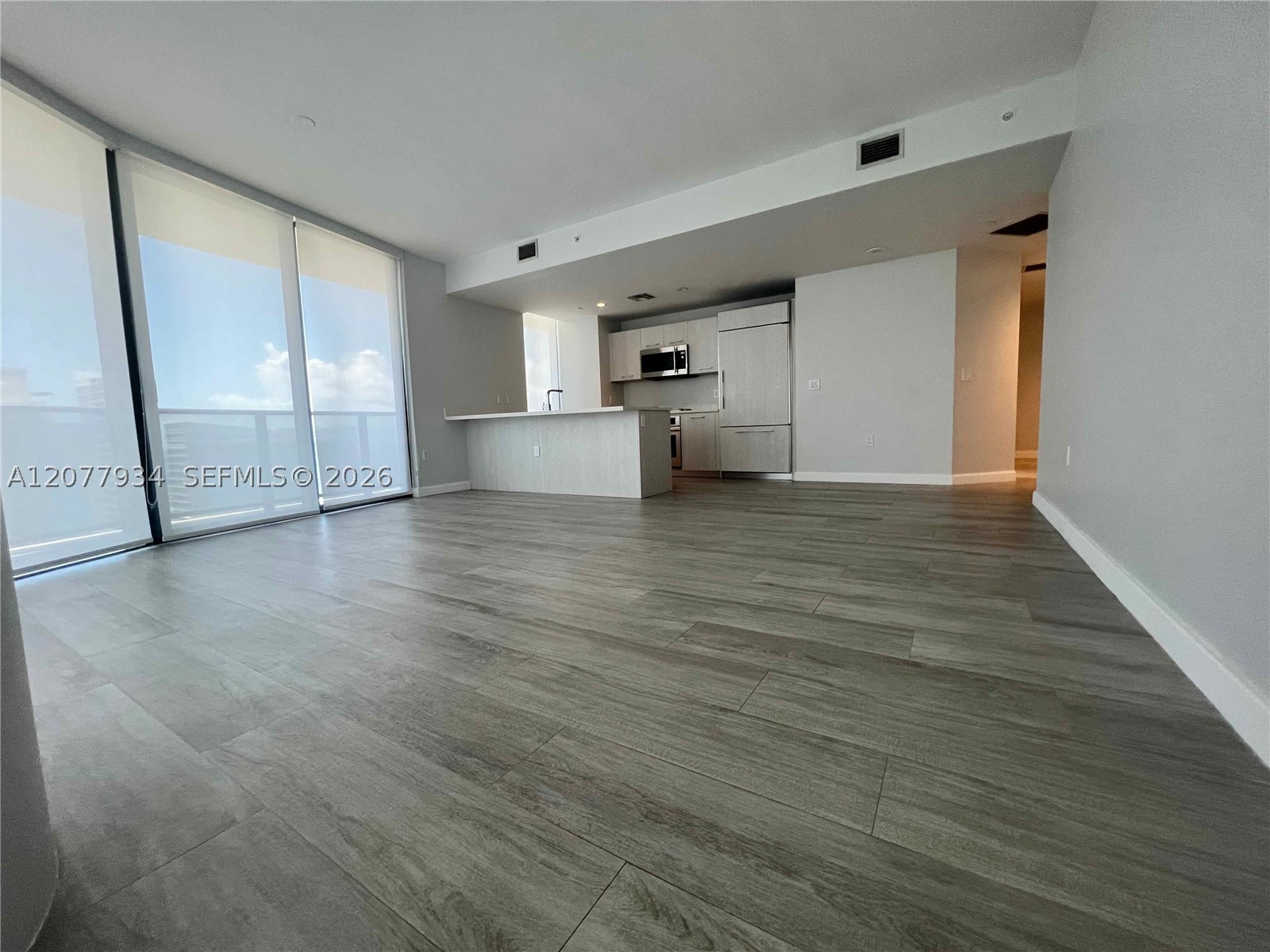 45 SW 9th St #3703, Miami FL 33130