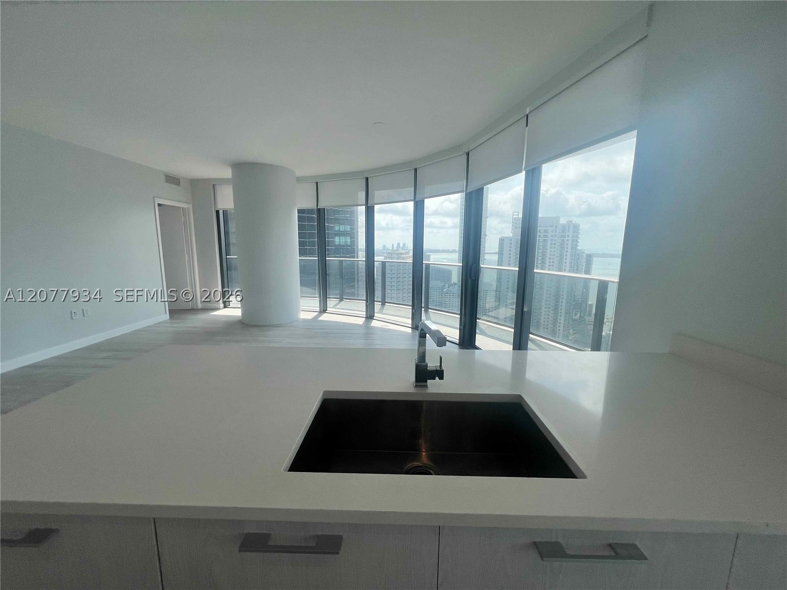 45 SW 9th St #3703, Miami FL 33130