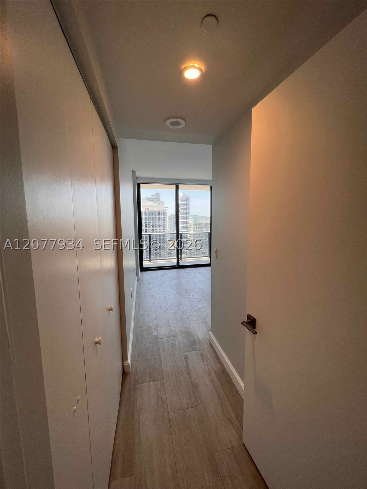 45 SW 9th St #3703, Miami FL 33130