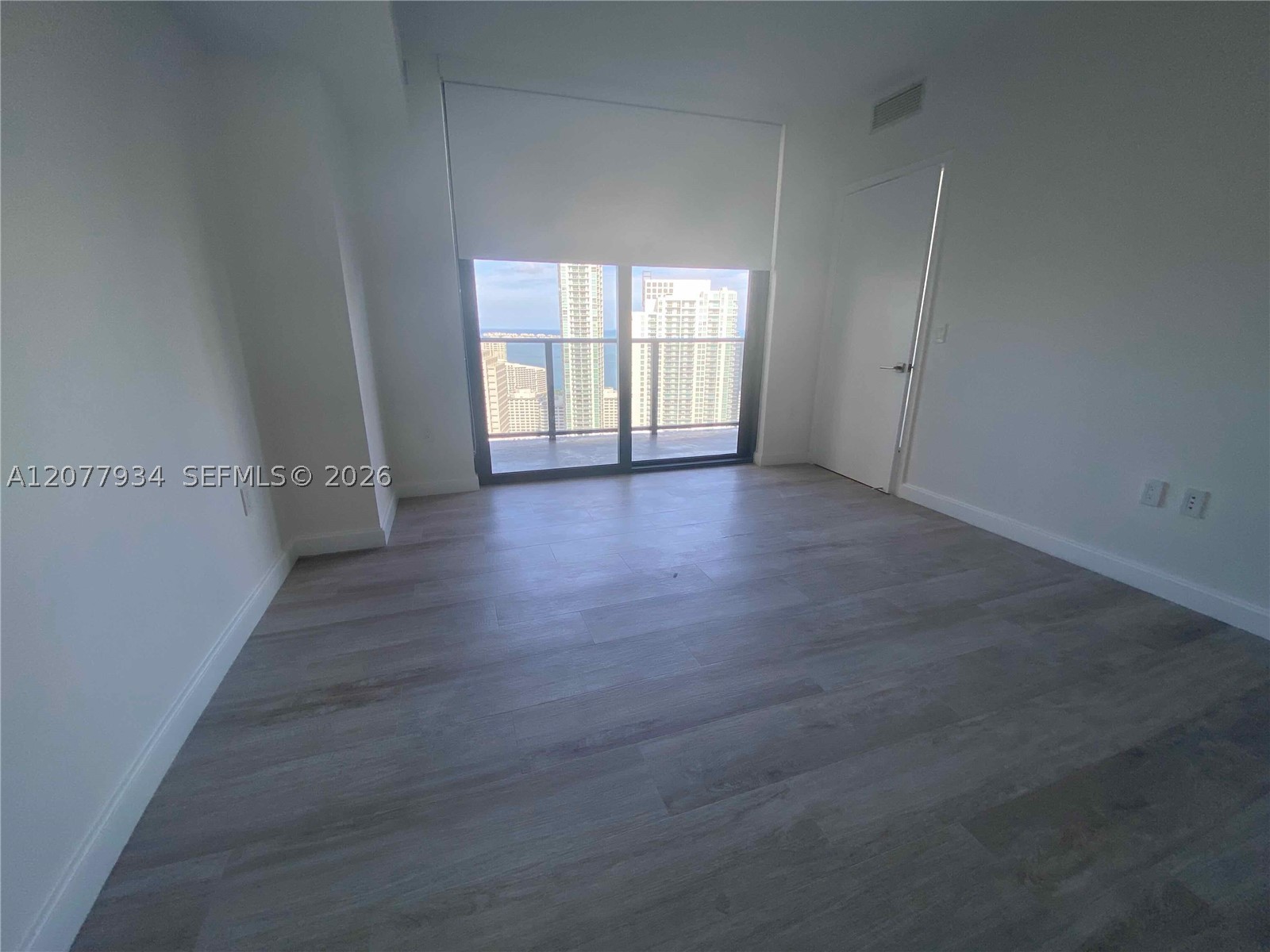 45 SW 9th St #3703, Miami FL 33130