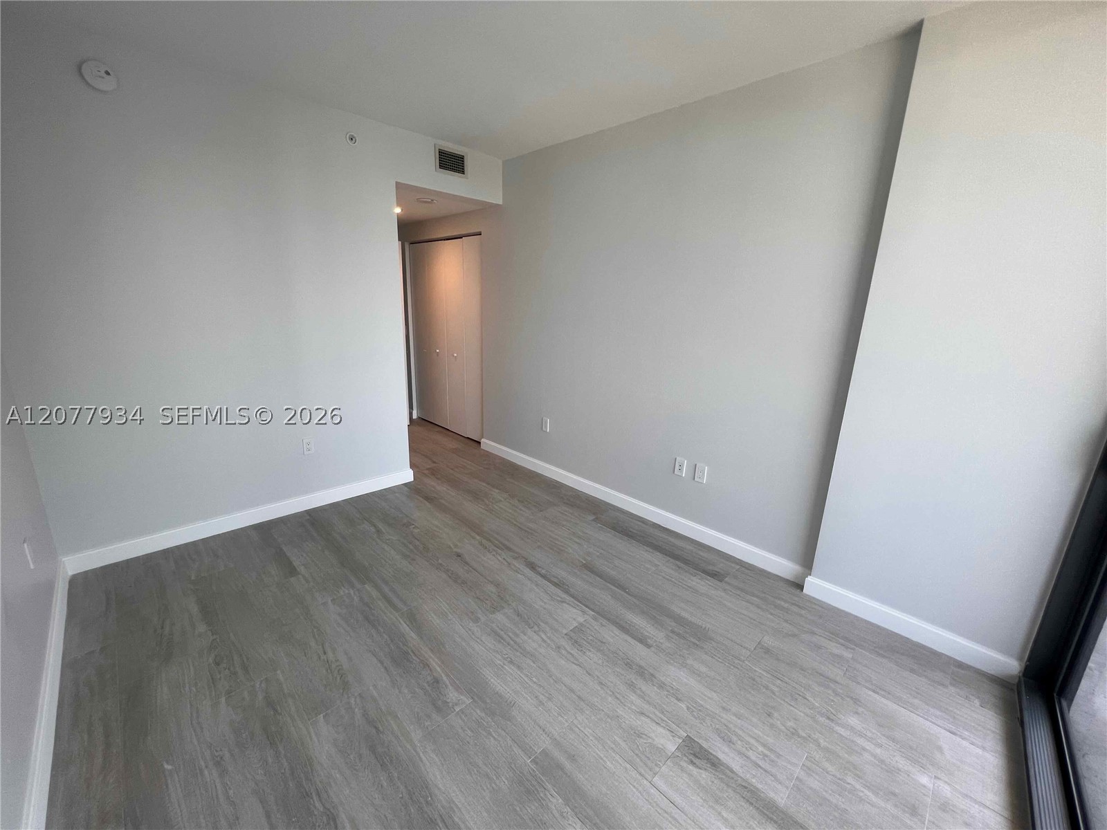 45 SW 9th St #3703, Miami FL 33130