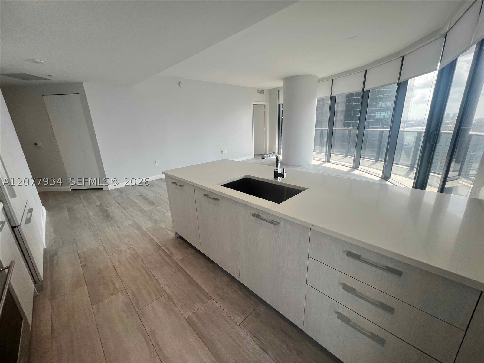 45 SW 9th St #3703, Miami FL 33130