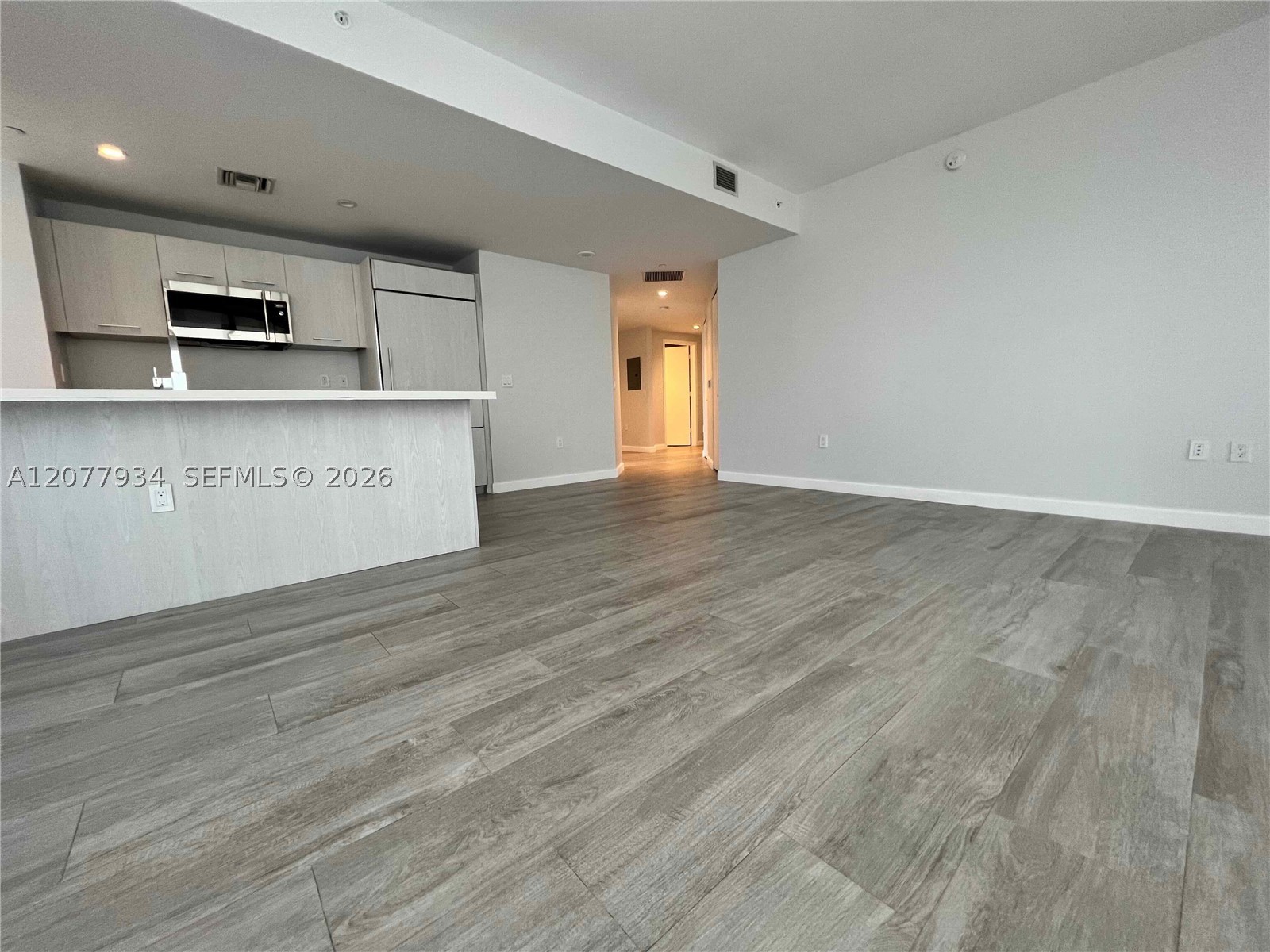 45 SW 9th St #3703, Miami FL 33130