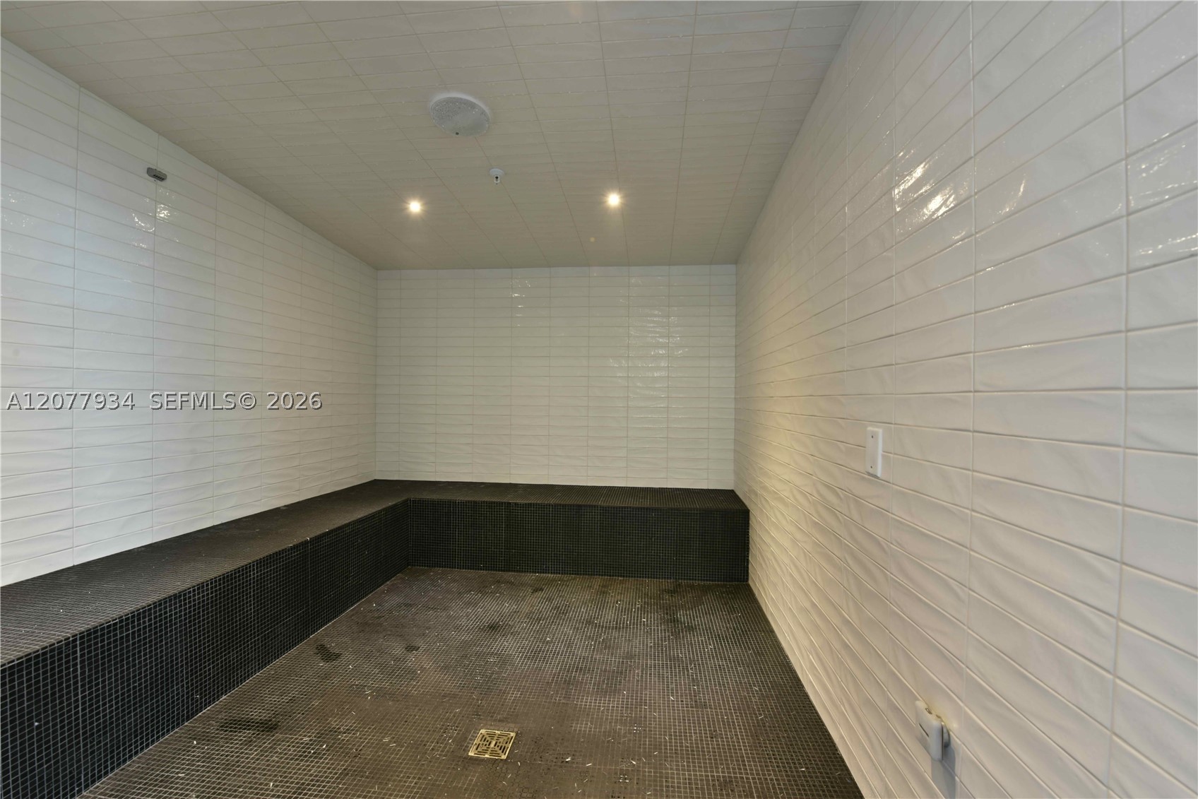 45 SW 9th St #3703, Miami FL 33130