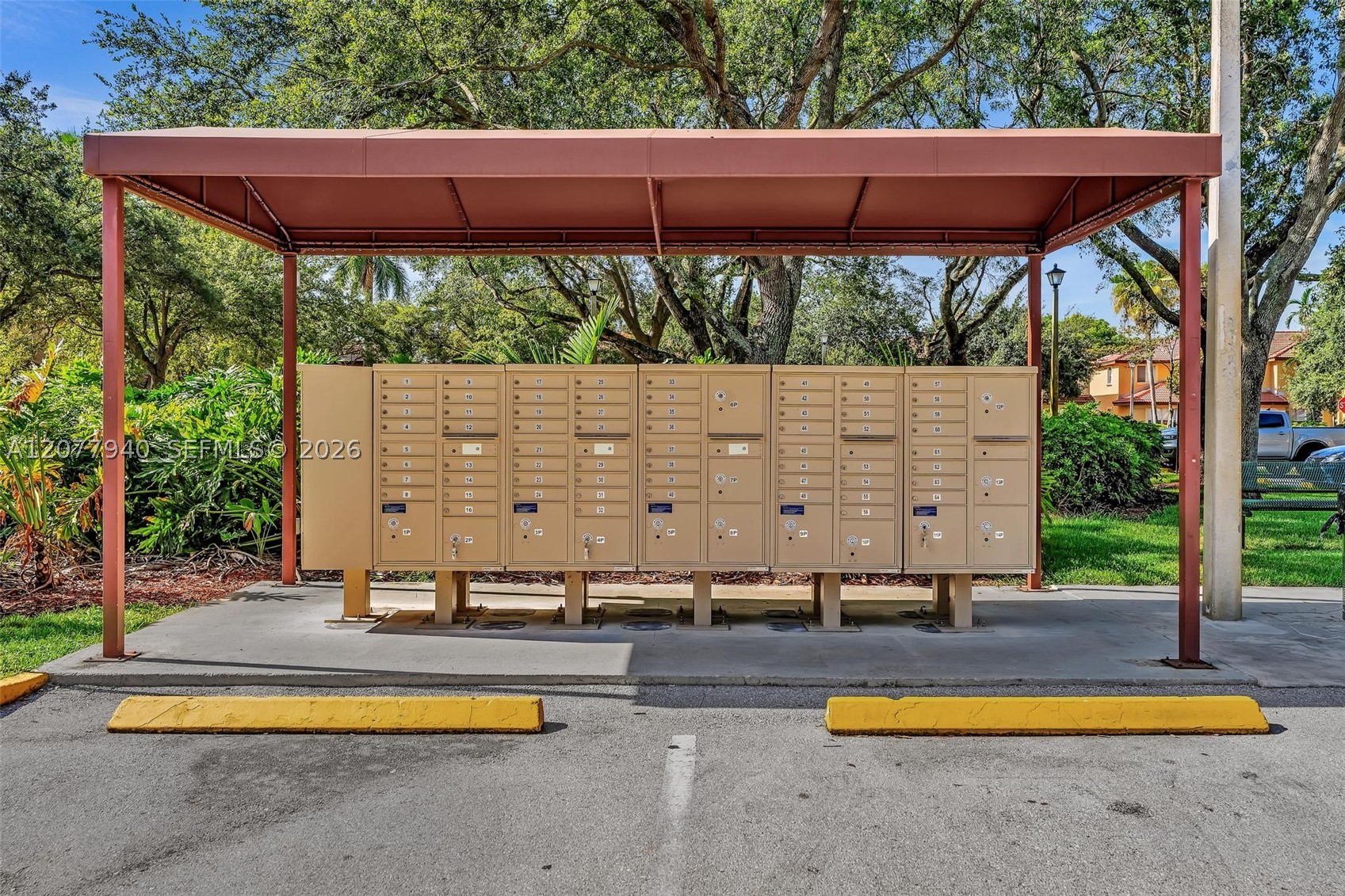 13949 N Forest Oak Cir, Davie FL 33325