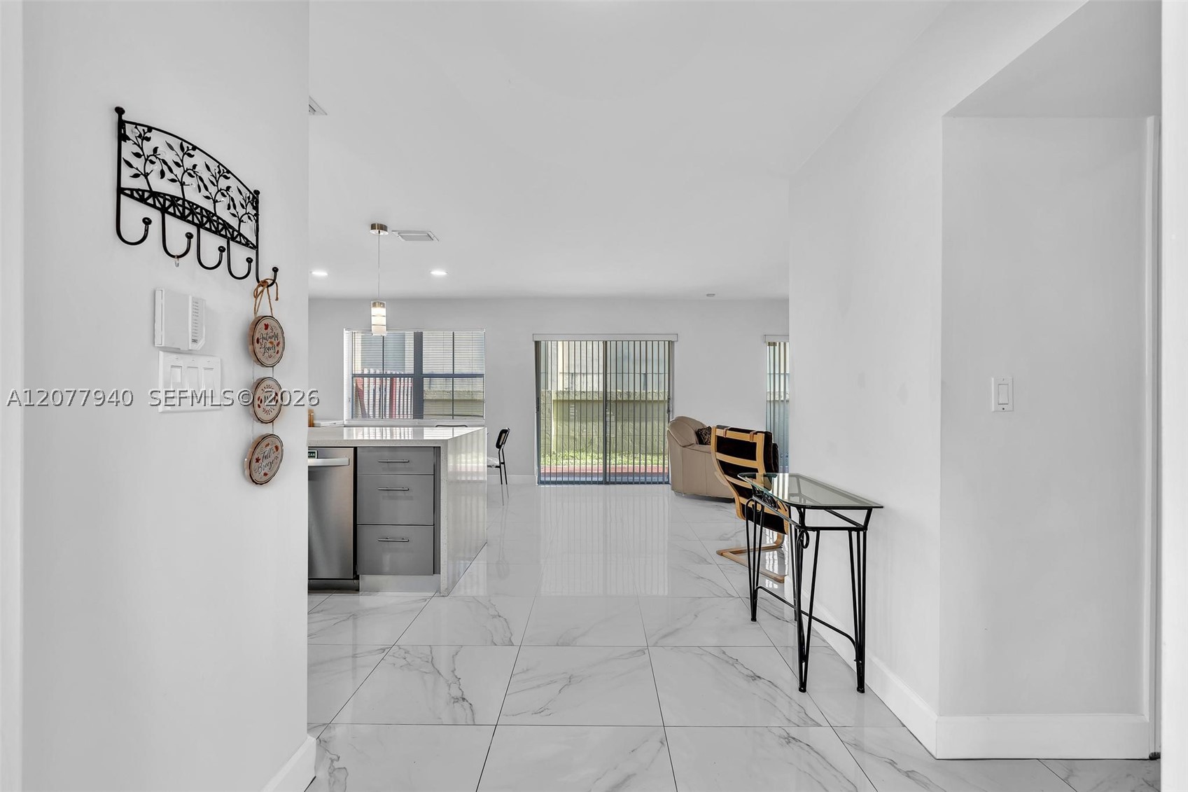 13949 N Forest Oak Cir, Davie FL 33325