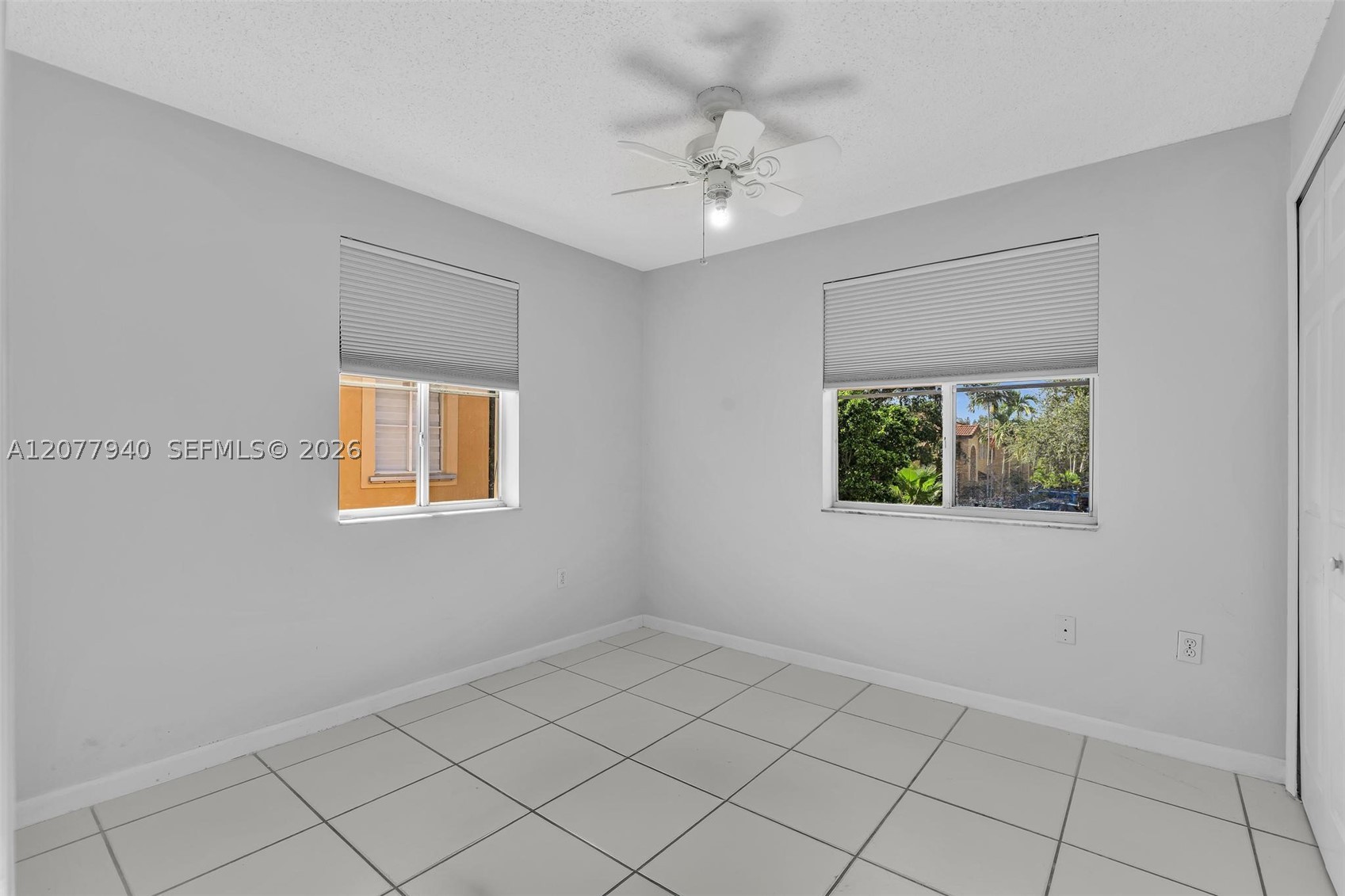 13949 N Forest Oak Cir, Davie FL 33325