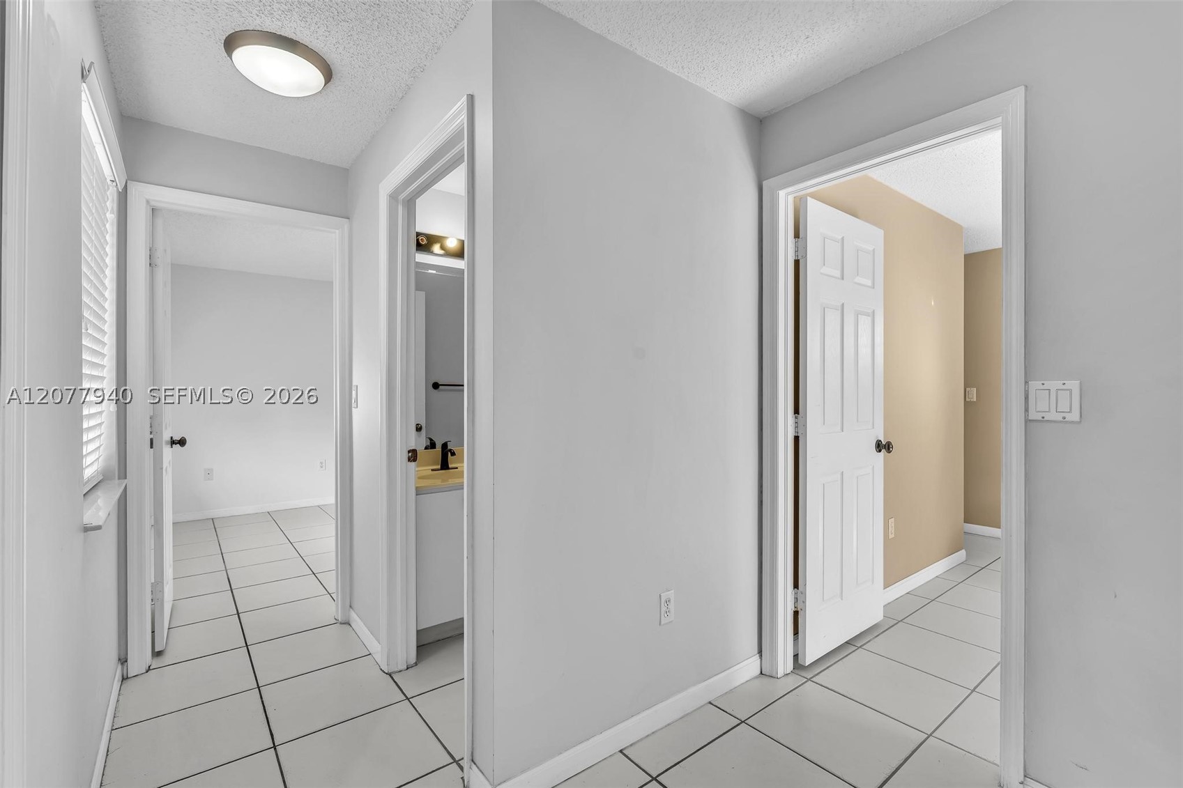 13949 N Forest Oak Cir, Davie FL 33325