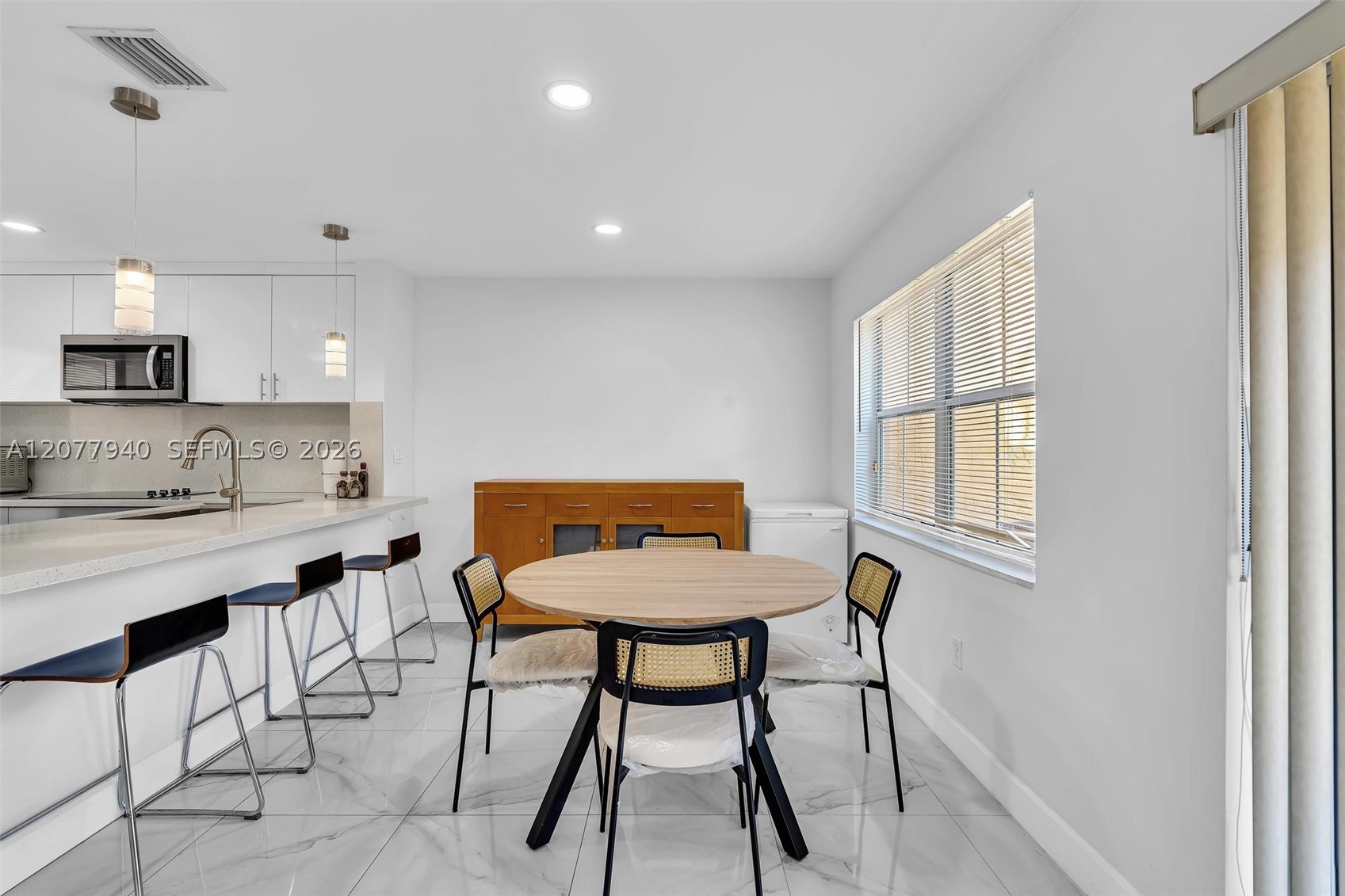 13949 N Forest Oak Cir, Davie FL 33325