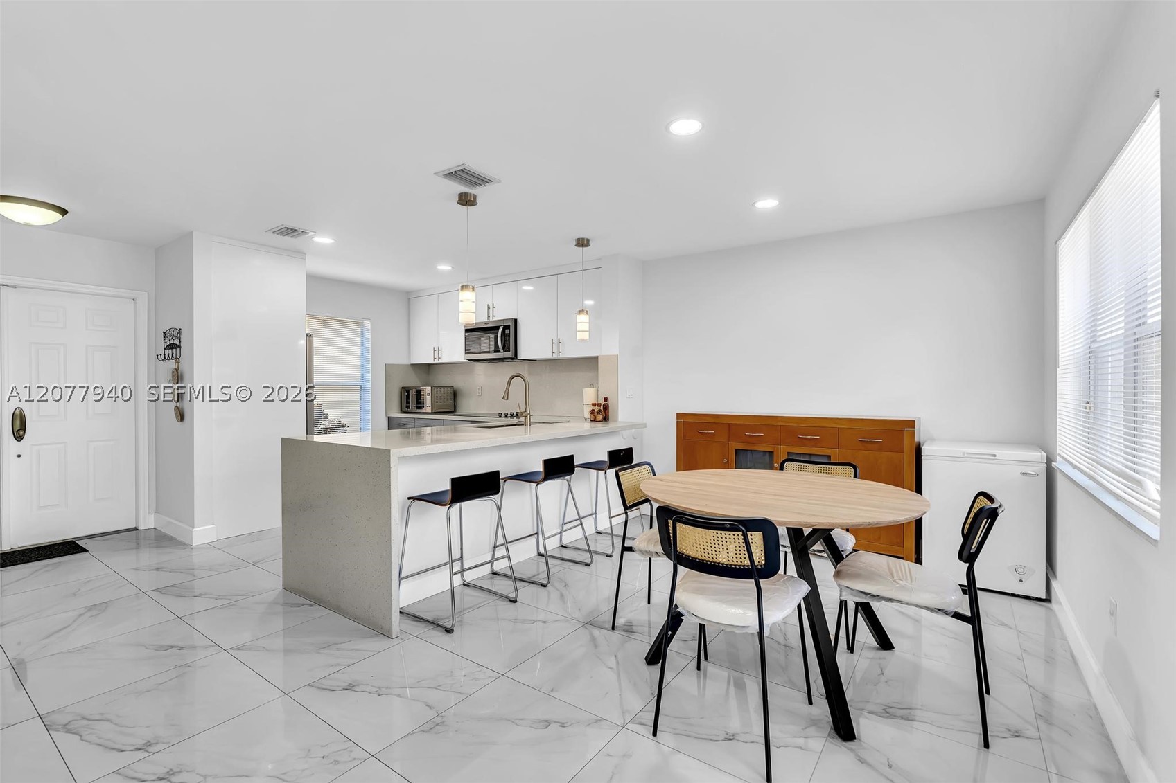 13949 N Forest Oak Cir, Davie FL 33325