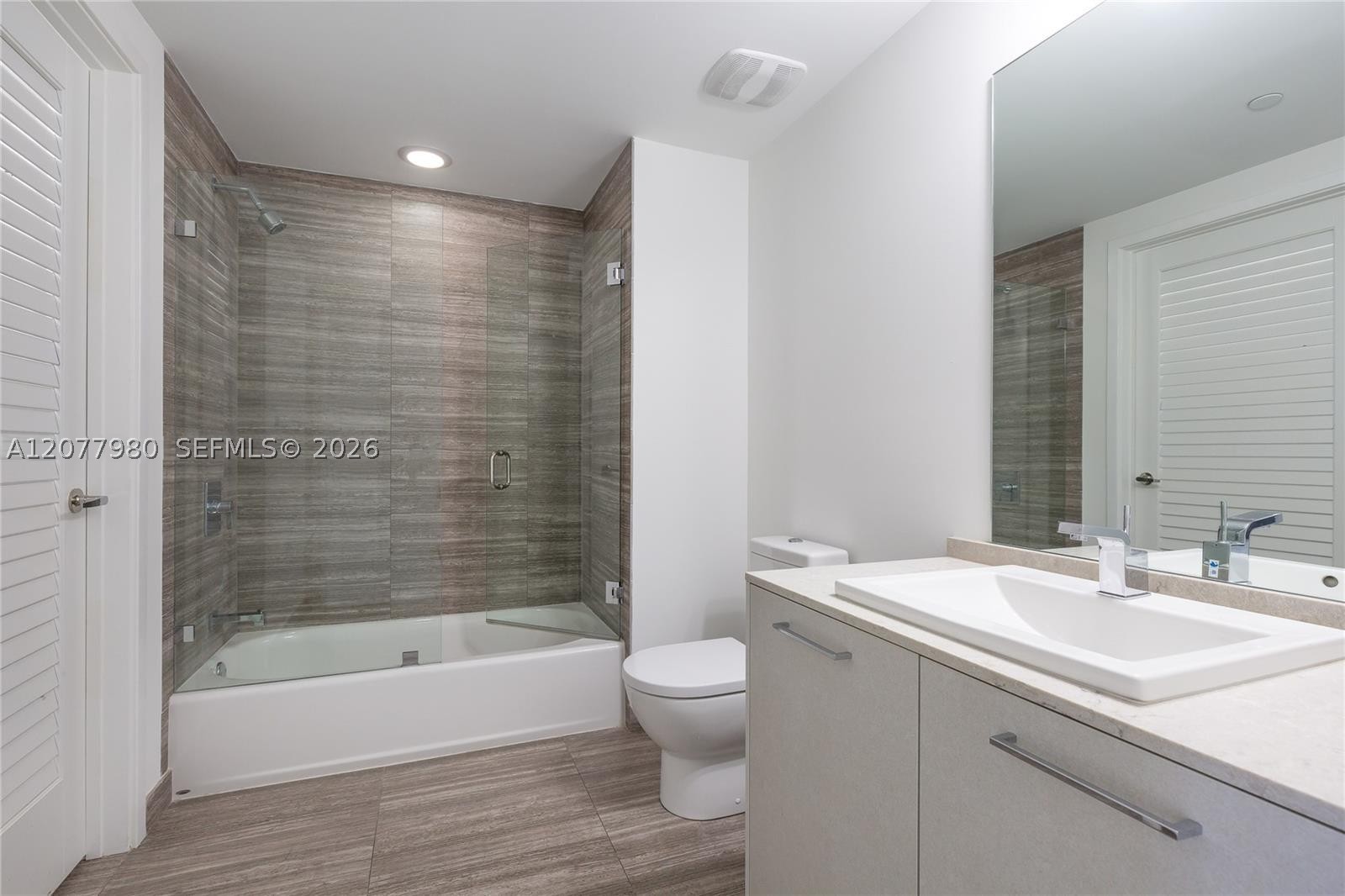 1010 Brickell Ave #1402, Miami FL 33131