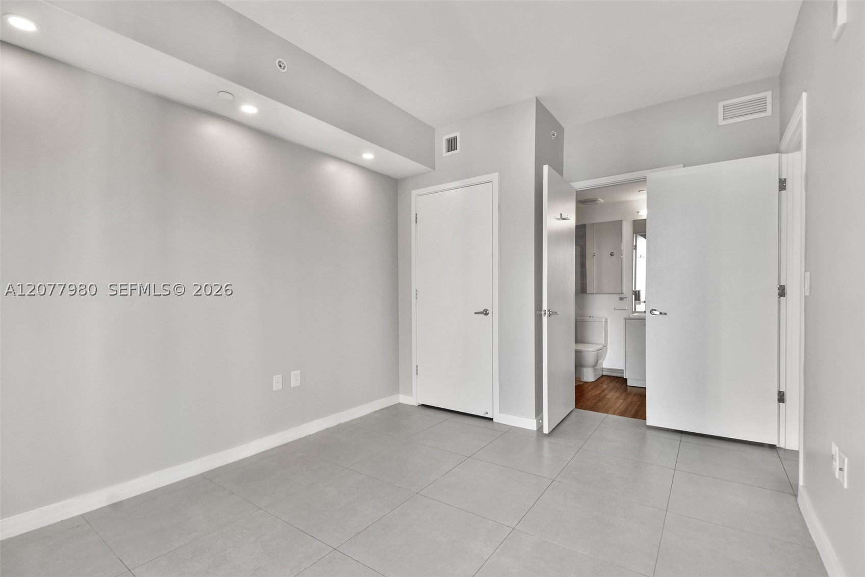 1010 Brickell Ave #1402, Miami FL 33131