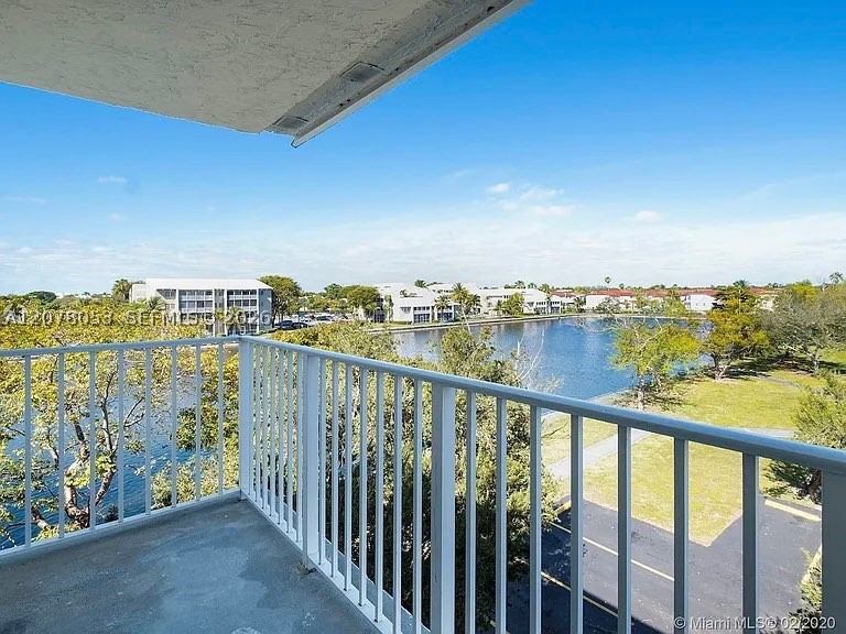 8240 SW 210th St #319, Cutler Bay FL 33189