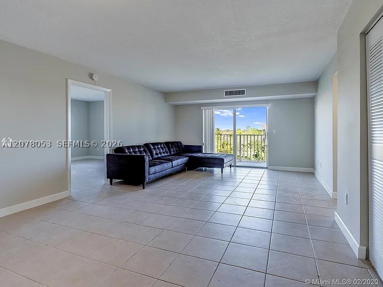 8240 SW 210th St #319, Cutler Bay FL 33189