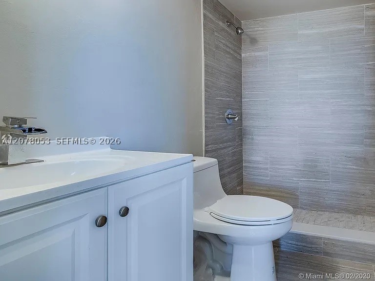 8240 SW 210th St #319, Cutler Bay FL 33189