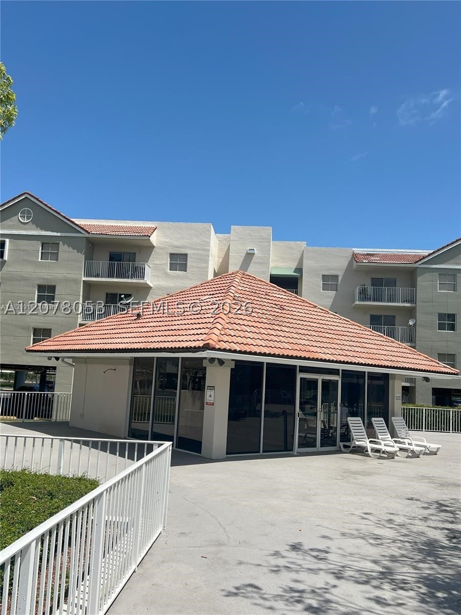 8240 SW 210th St #319, Cutler Bay FL 33189