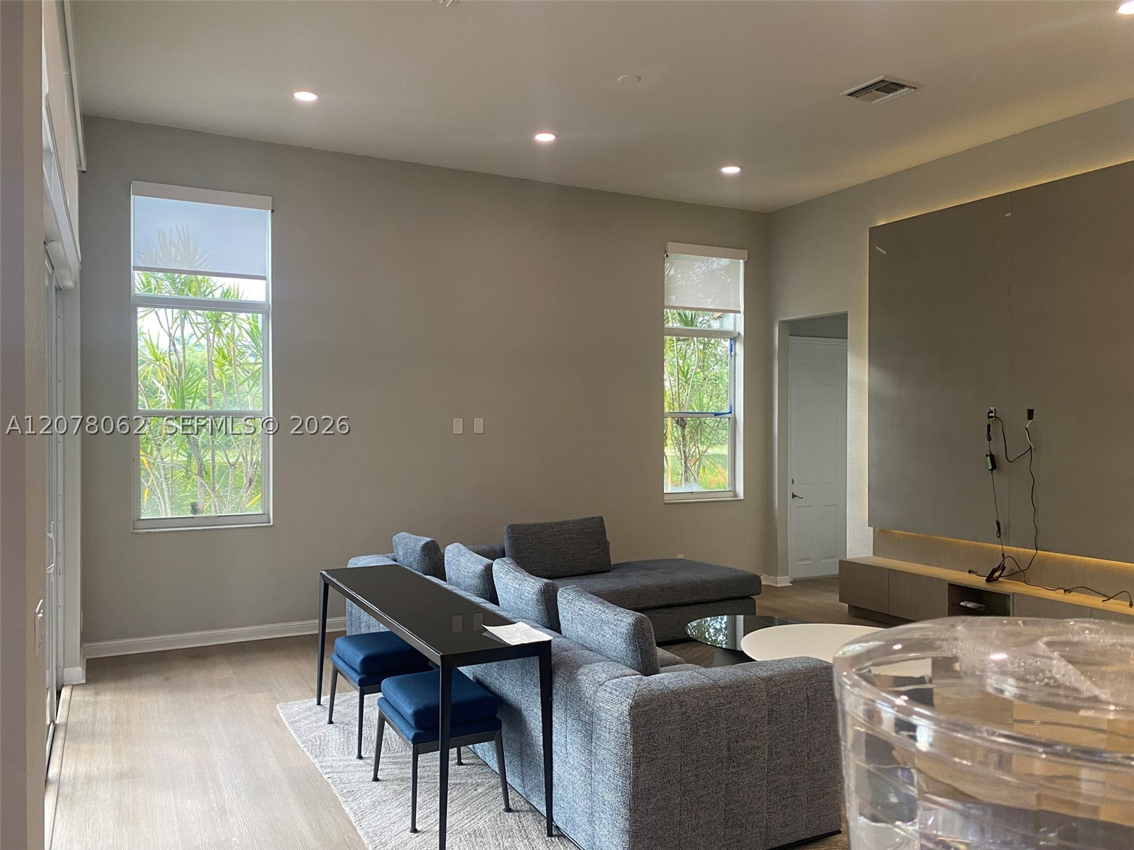 1360 Victoria Isle Dr, Weston FL 33327